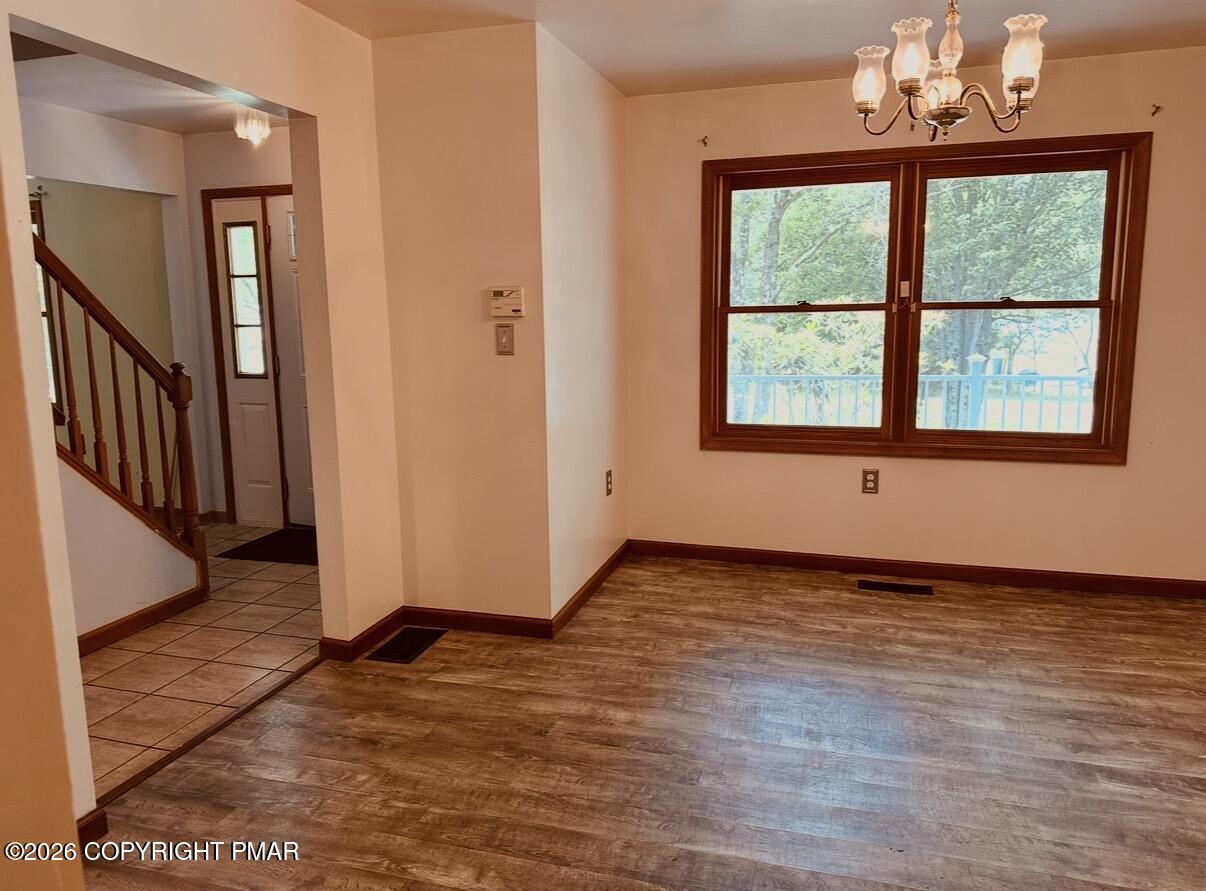 2536 Yellowstone Drive Property Photo 4