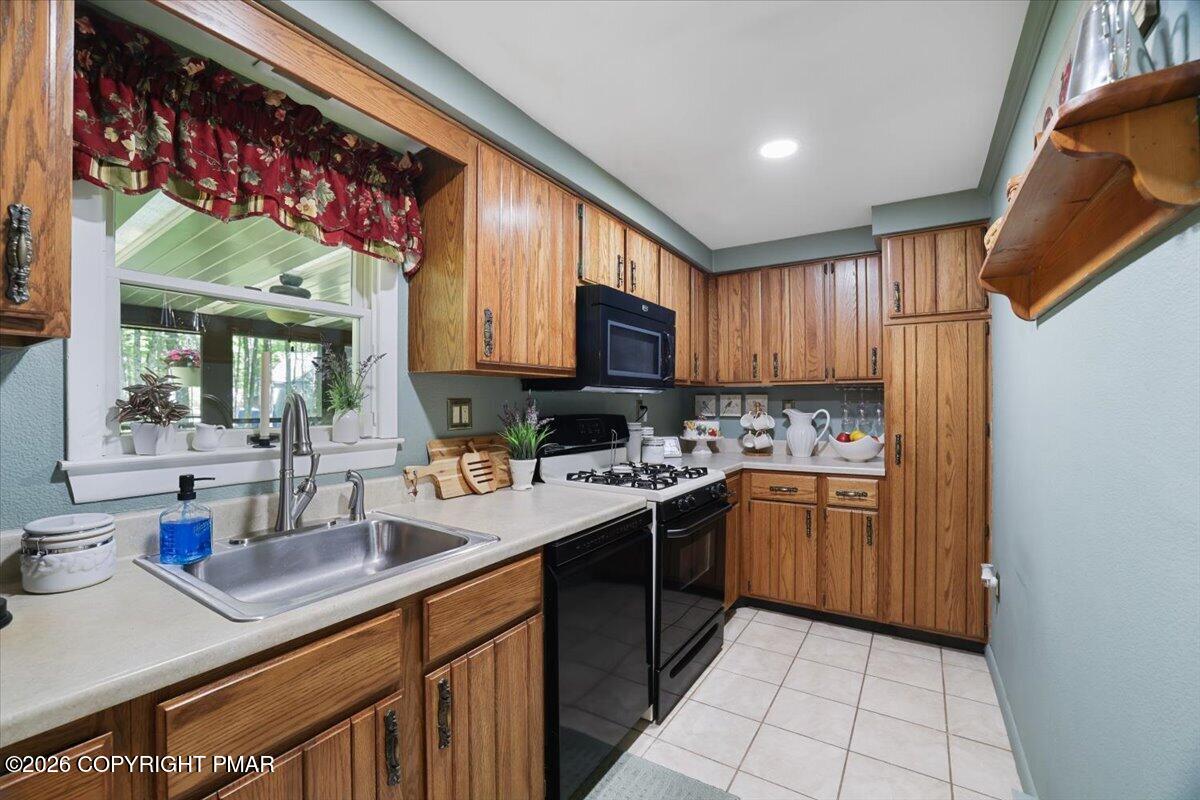 137 Outer Drive Property Photo 27