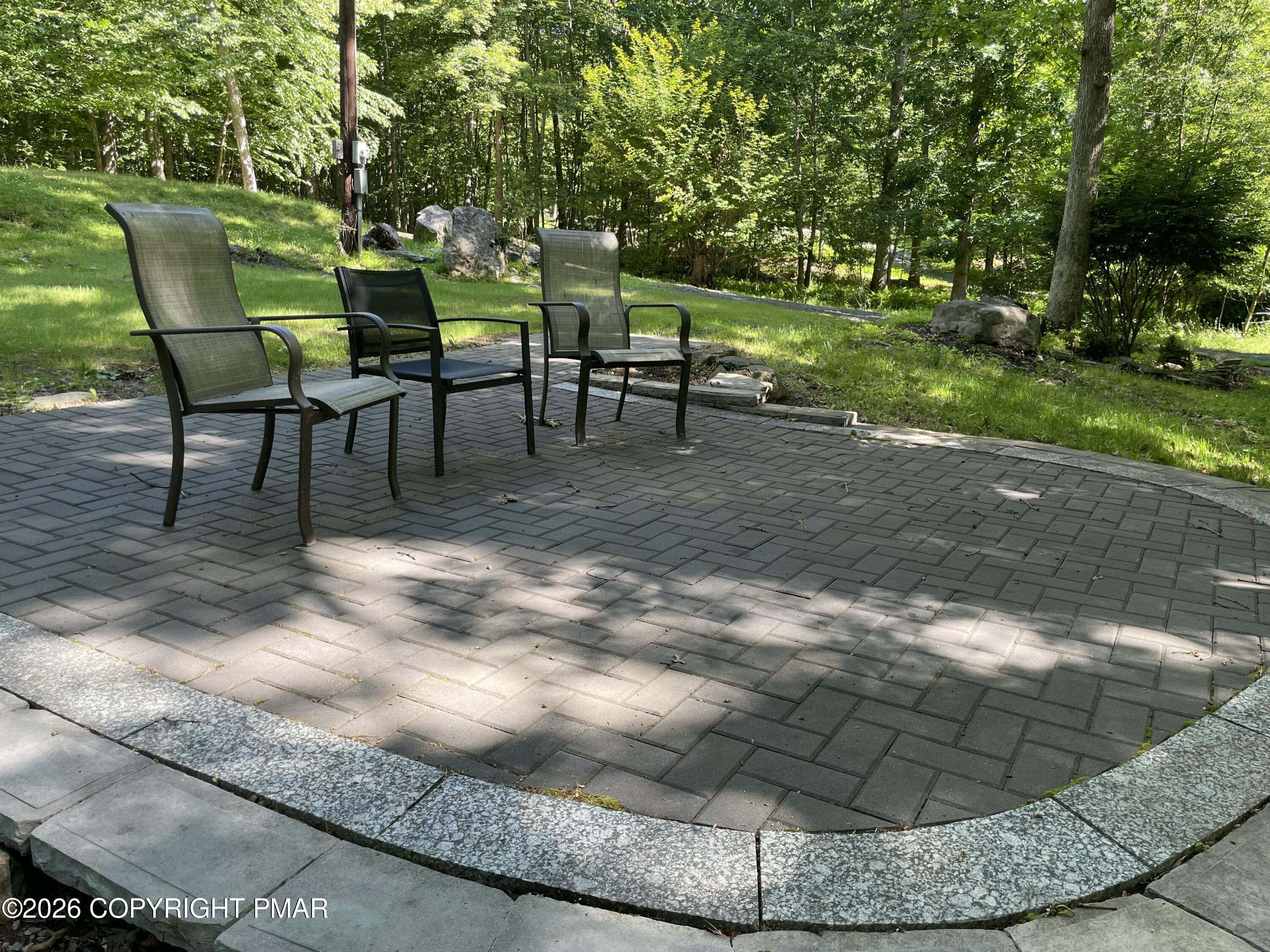 111 Woods Way Property Photo 8