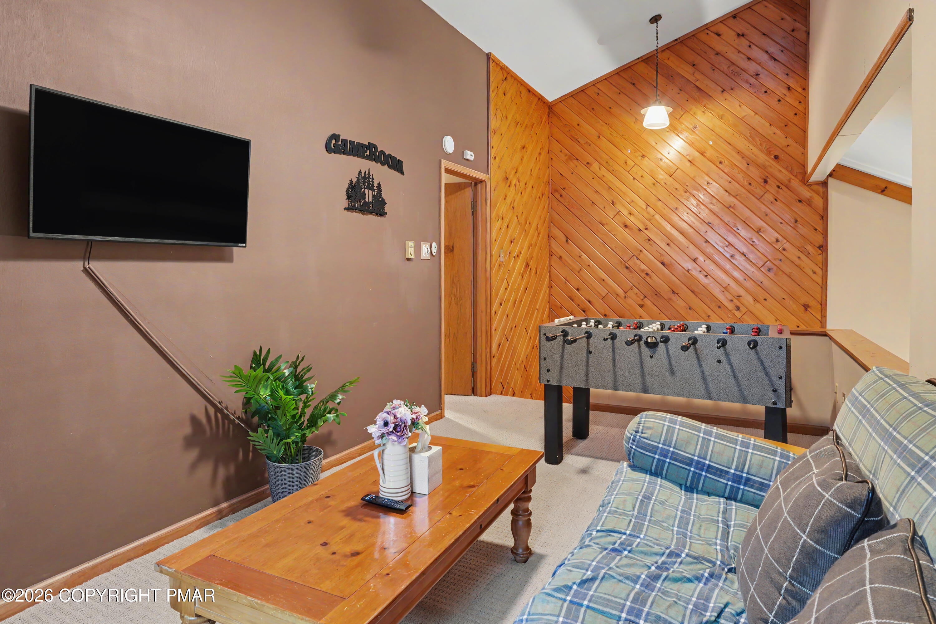 10 Lennon Circle Property Photo 12