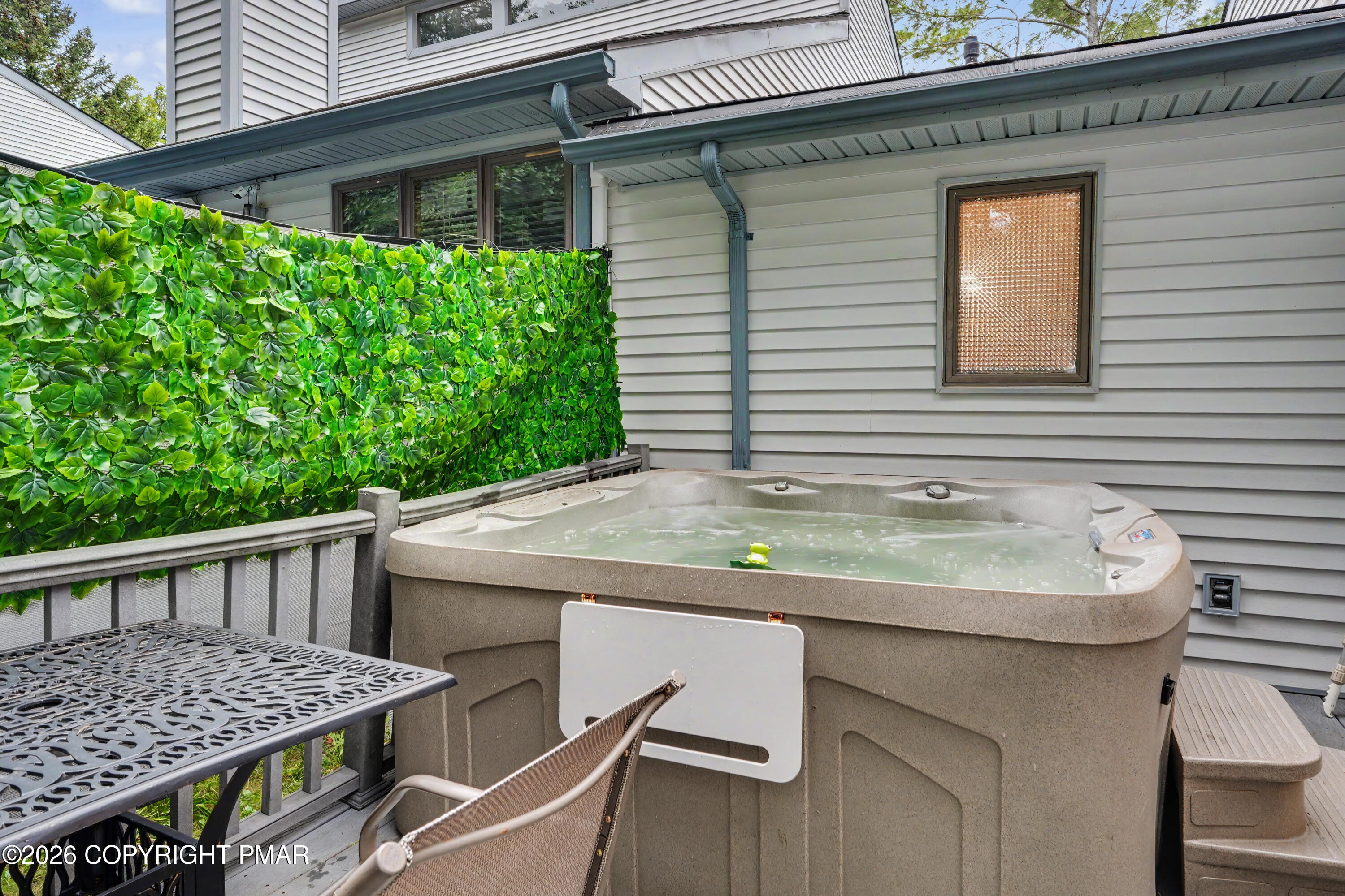 10 Lennon Circle Property Photo 33