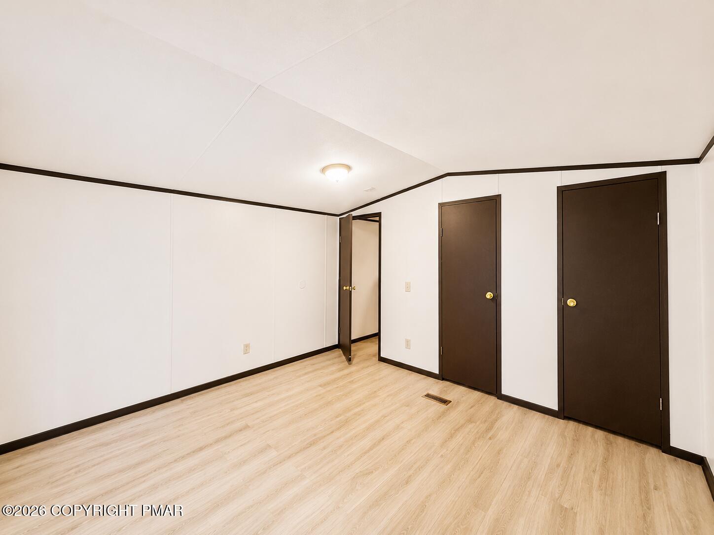 185 Bartion Court # 4 Property Photo 14