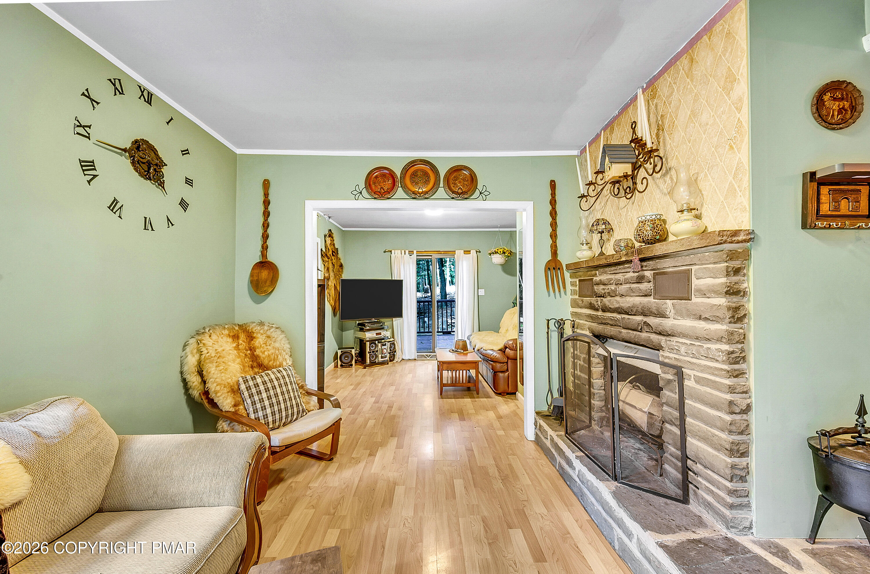 2221 Fernway Drive Property Photo 6