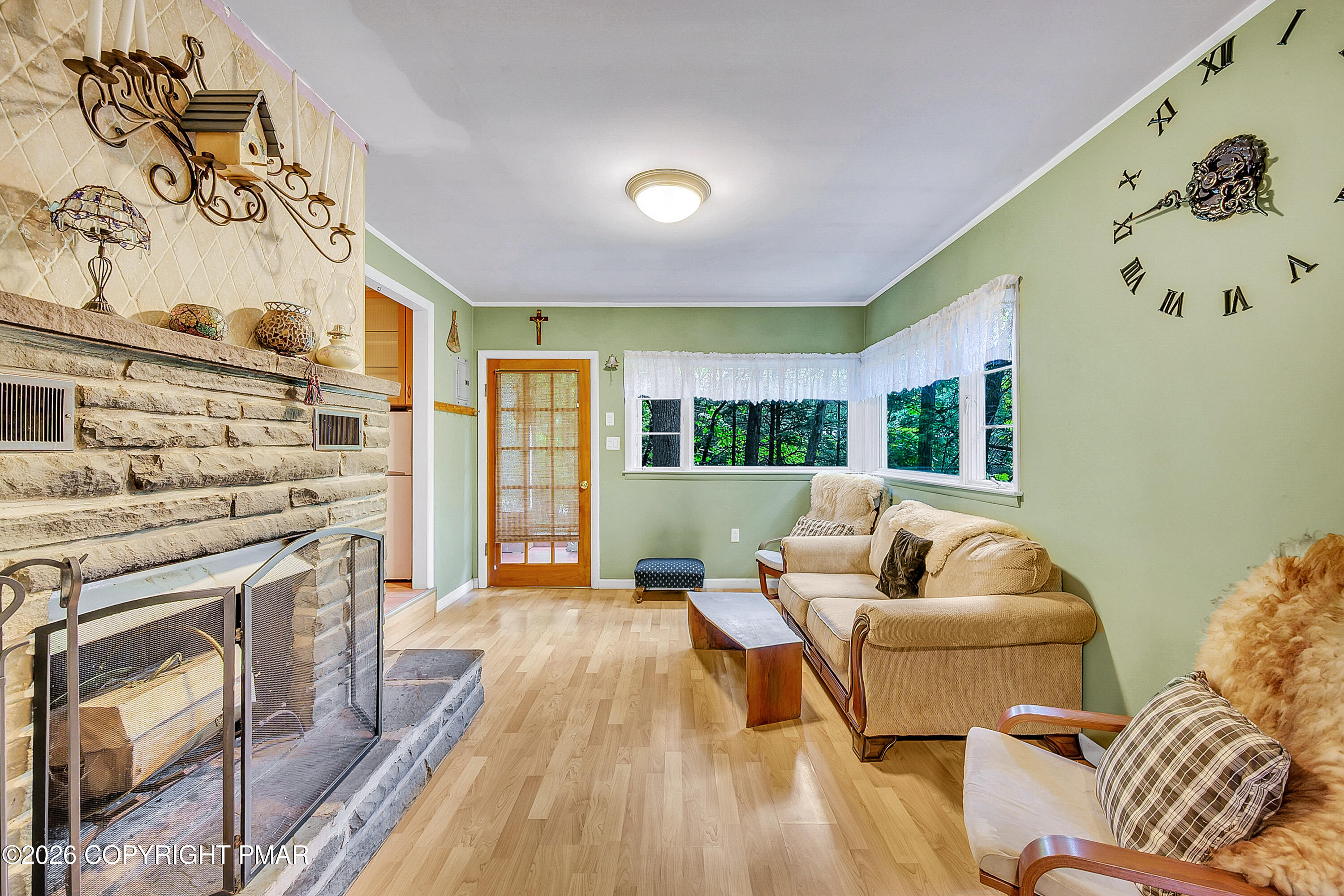 2221 Fernway Drive Property Photo 7