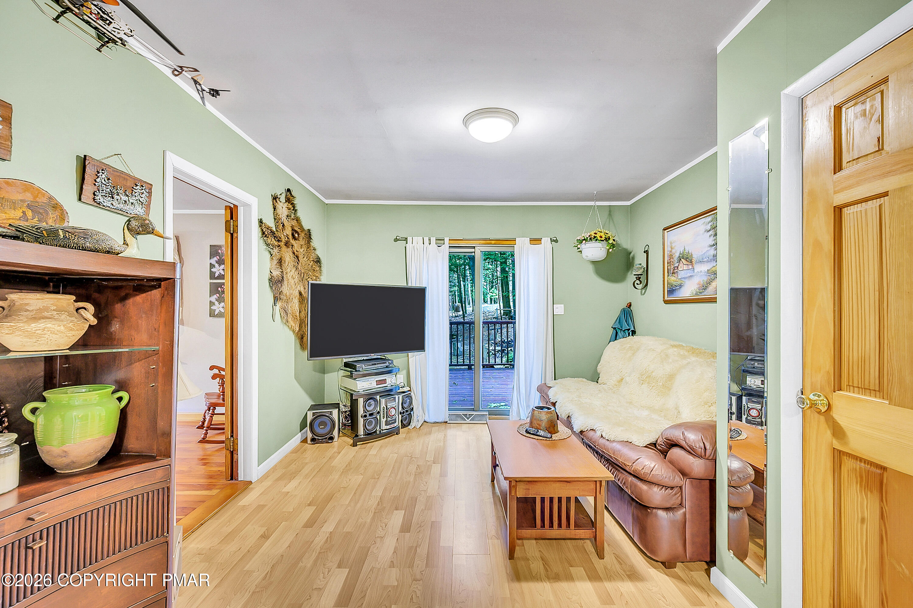 2221 Fernway Drive Property Photo 9