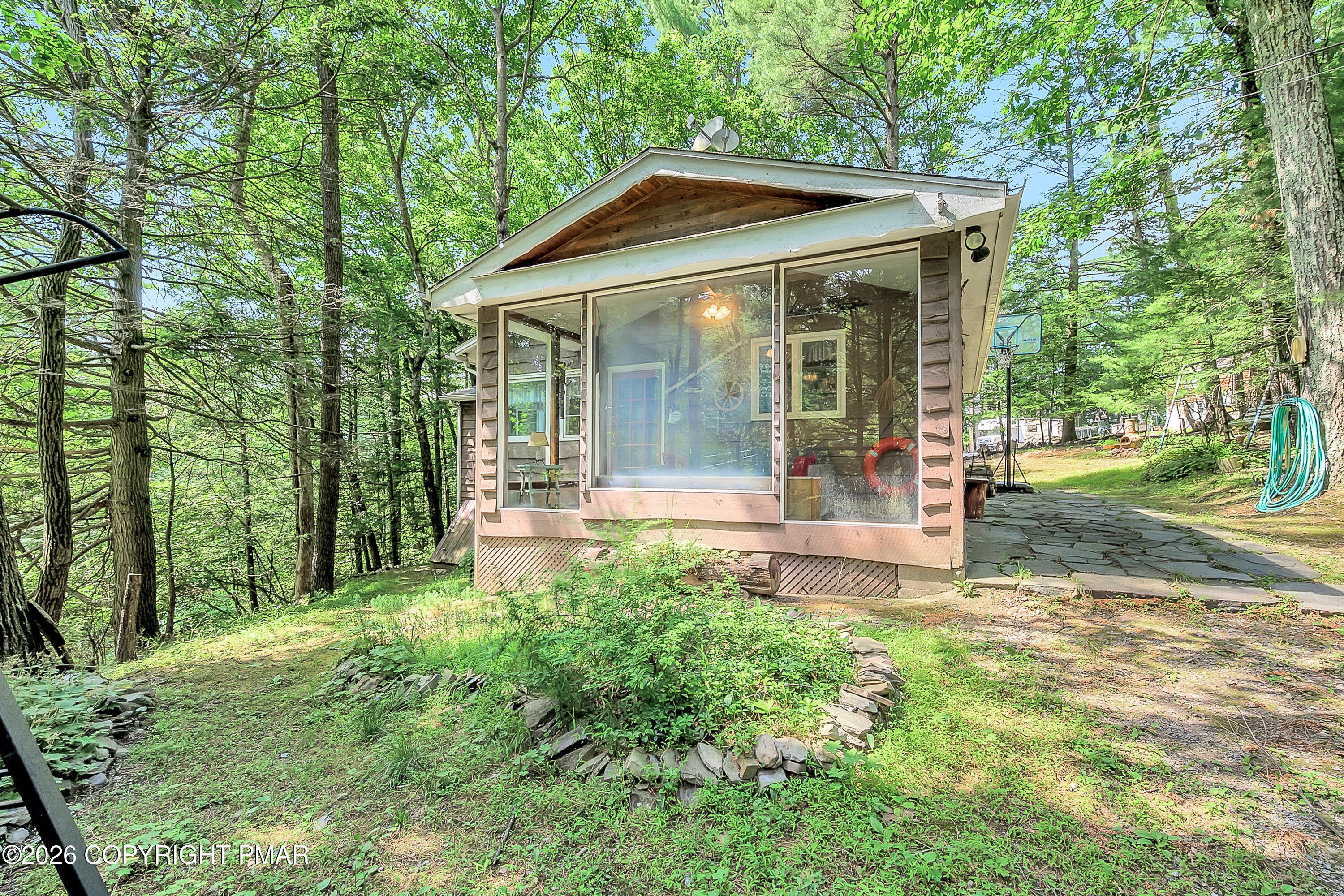 2221 Fernway Drive Property Photo 23