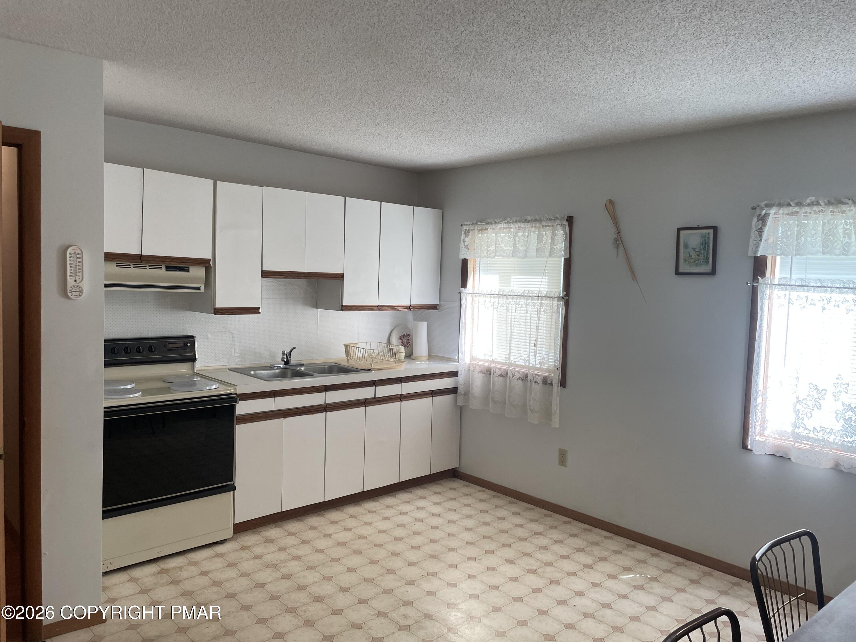5603 Pembrook Drive Property Photo 2