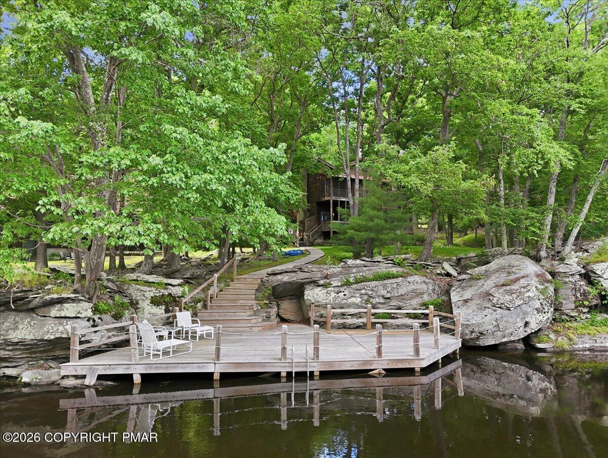 472 Log Tavern Road Property Photo 4