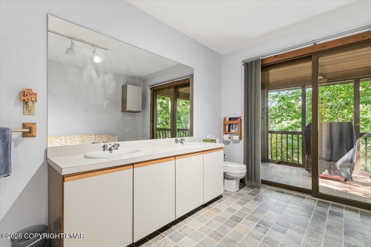 472 Log Tavern Road Property Photo 17