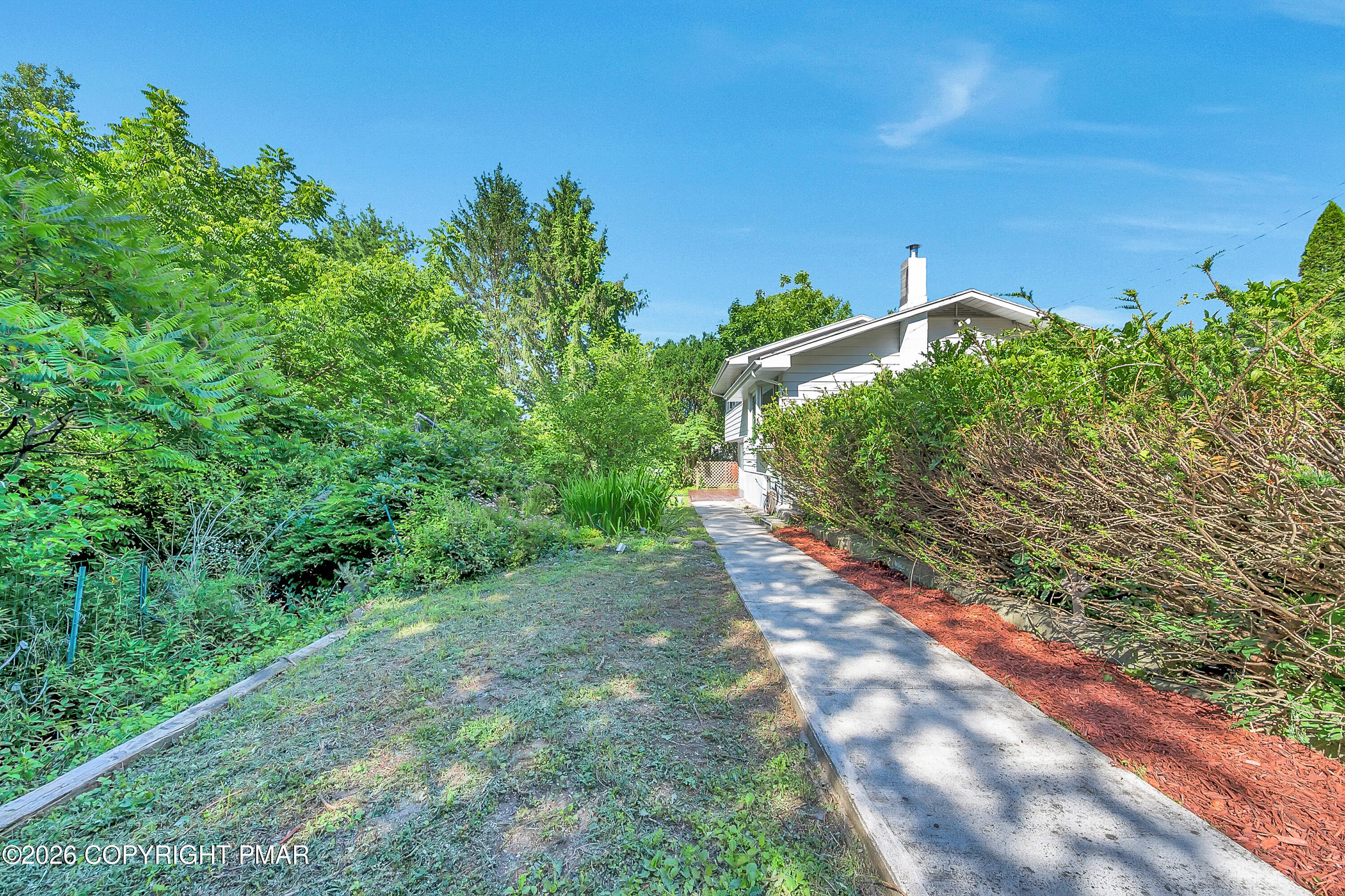 1138 Hillside Avenue Property Photo 4
