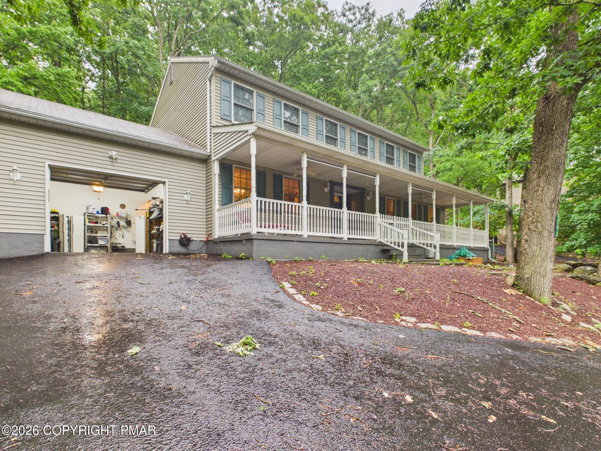 5390 Woodbridge Drive E Property Photo 1