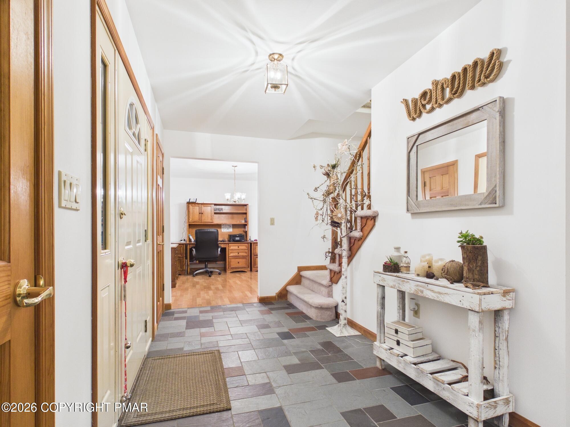 5390 Woodbridge Drive E Property Photo 18