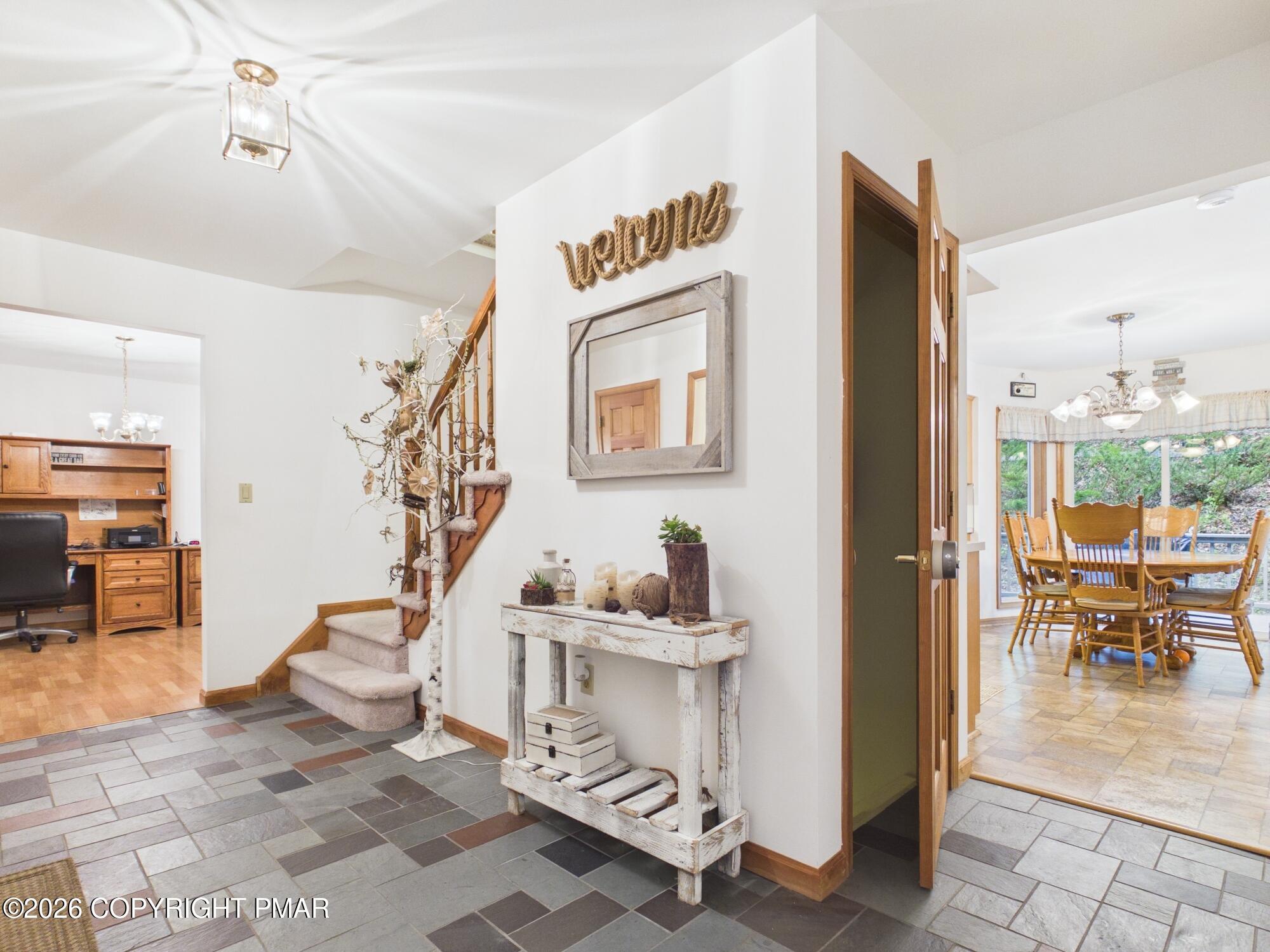 5390 Woodbridge Drive E Property Photo 19