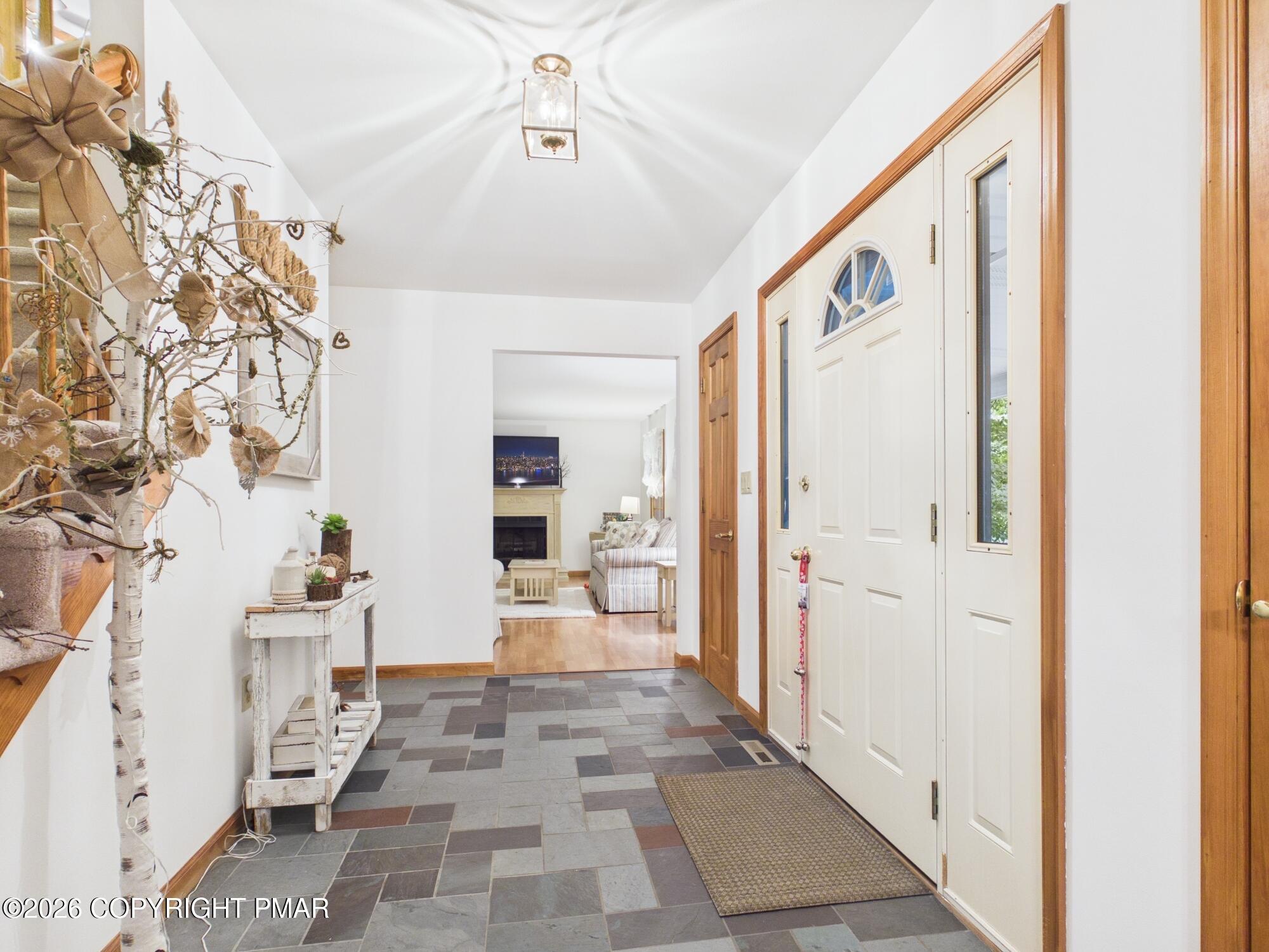 5390 Woodbridge Drive E Property Photo 21