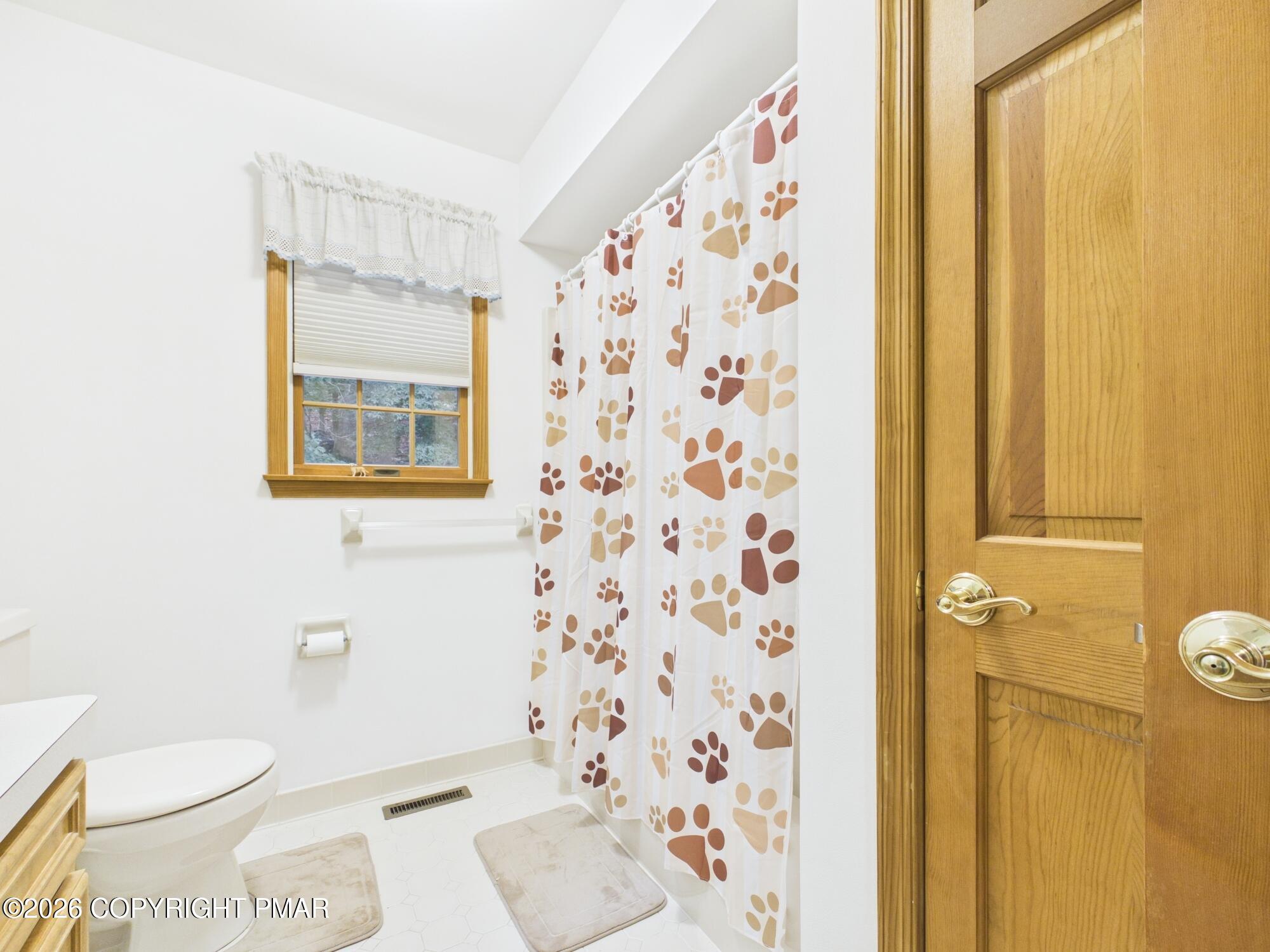 5390 Woodbridge Drive E Property Photo 31