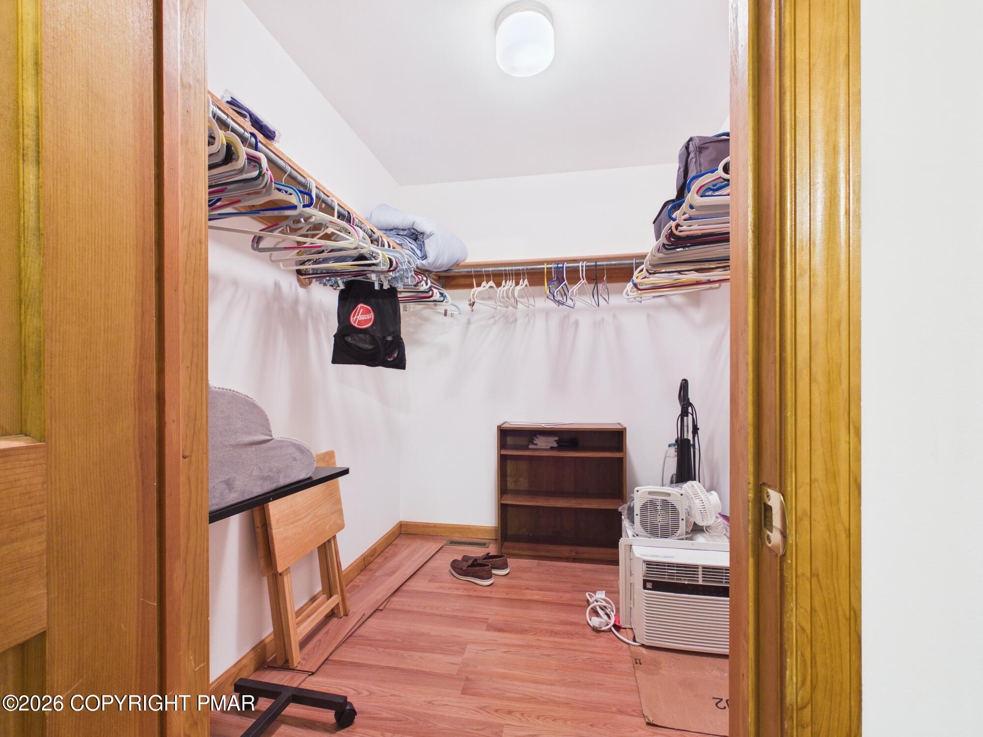 5390 Woodbridge Drive E Property Photo 38