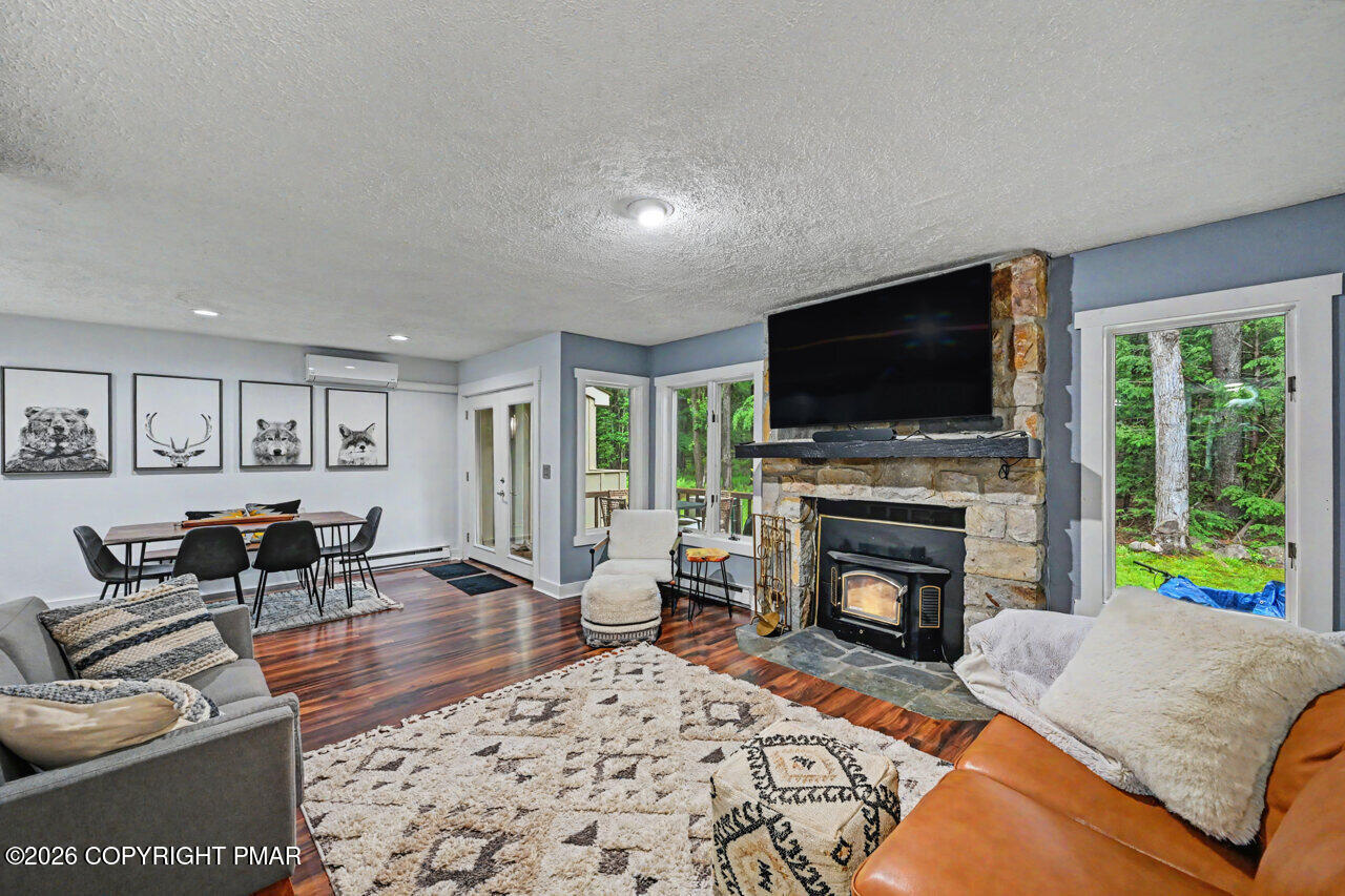 1015 Crestwoods Drive Property Photo 7