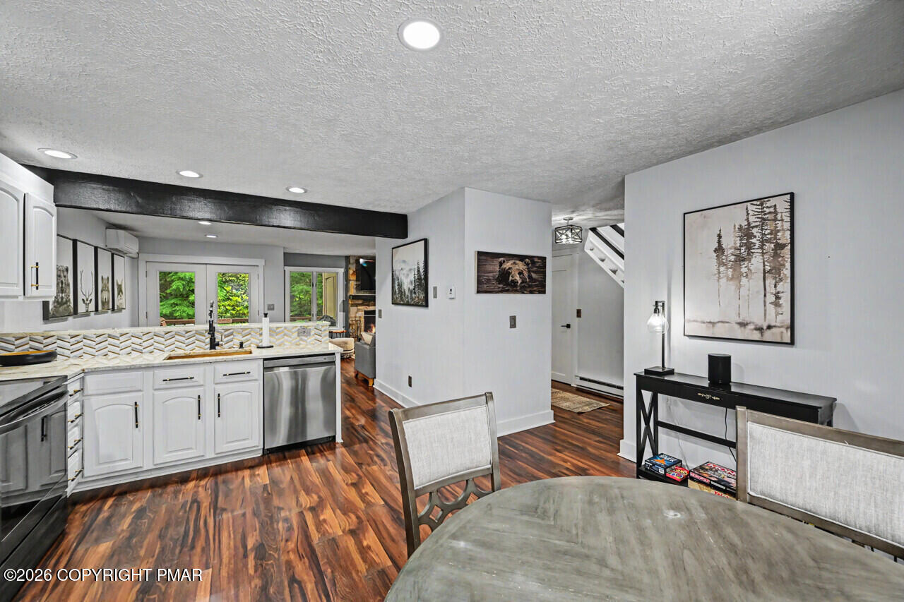 1015 Crestwoods Drive Property Photo 18