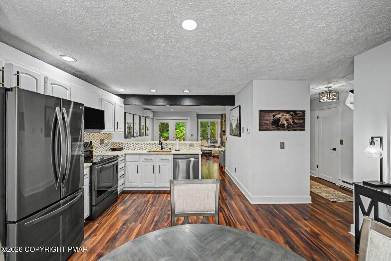 1015 Crestwoods Drive Property Photo 19