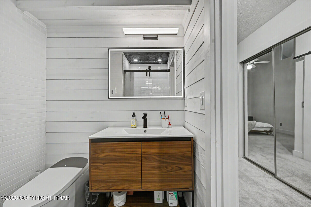 1015 Crestwoods Drive Property Photo 25