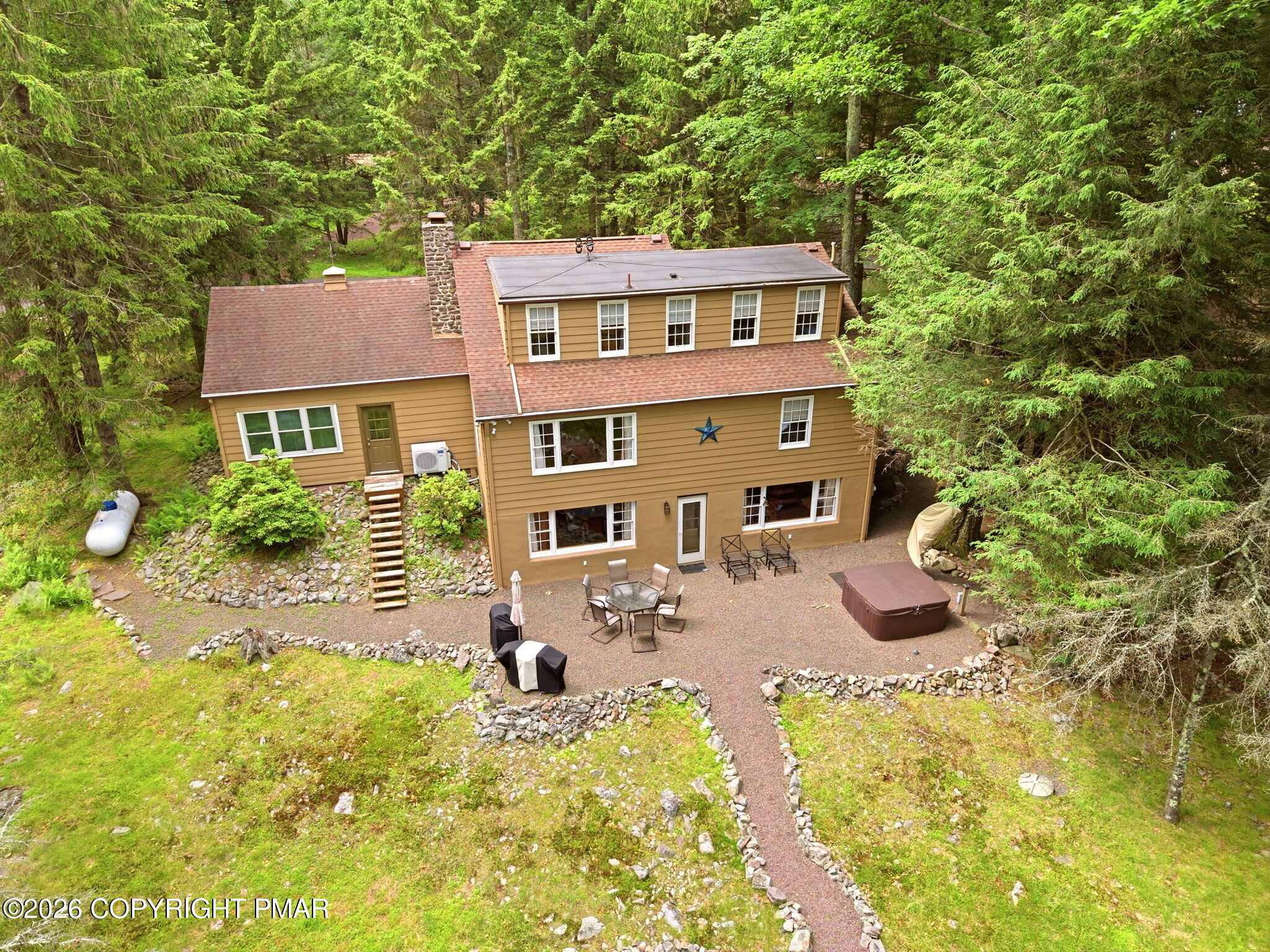 128 Crest Drive Property Photo 6