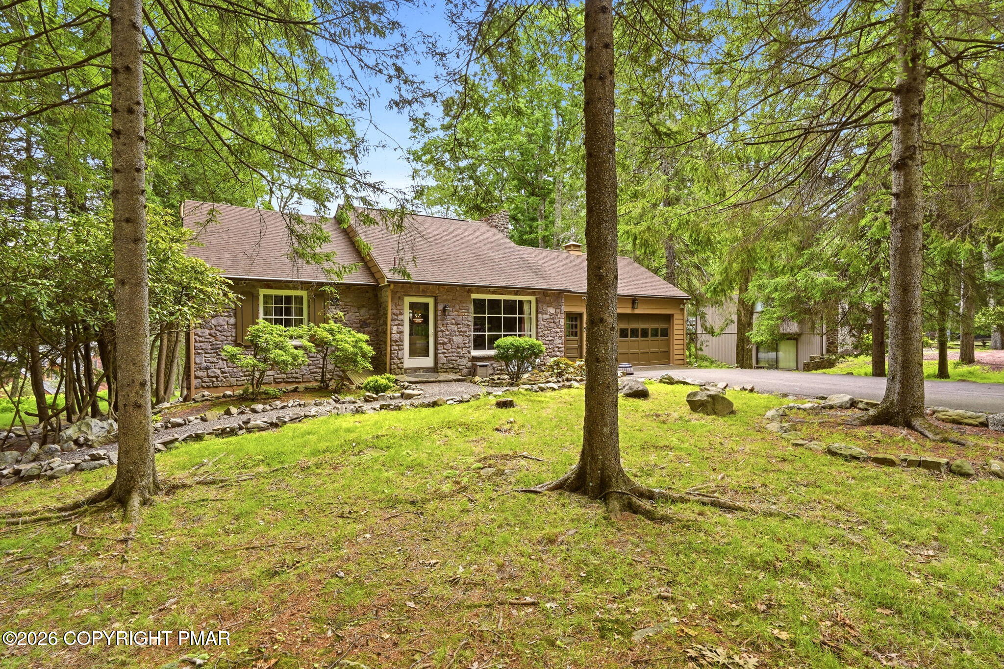 128 Crest Drive Property Photo 8