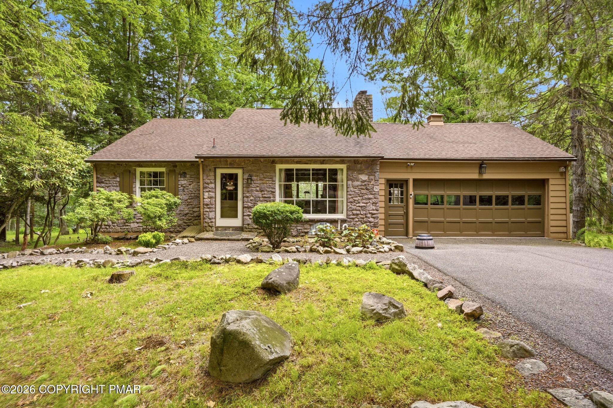 128 Crest Drive Property Photo 9