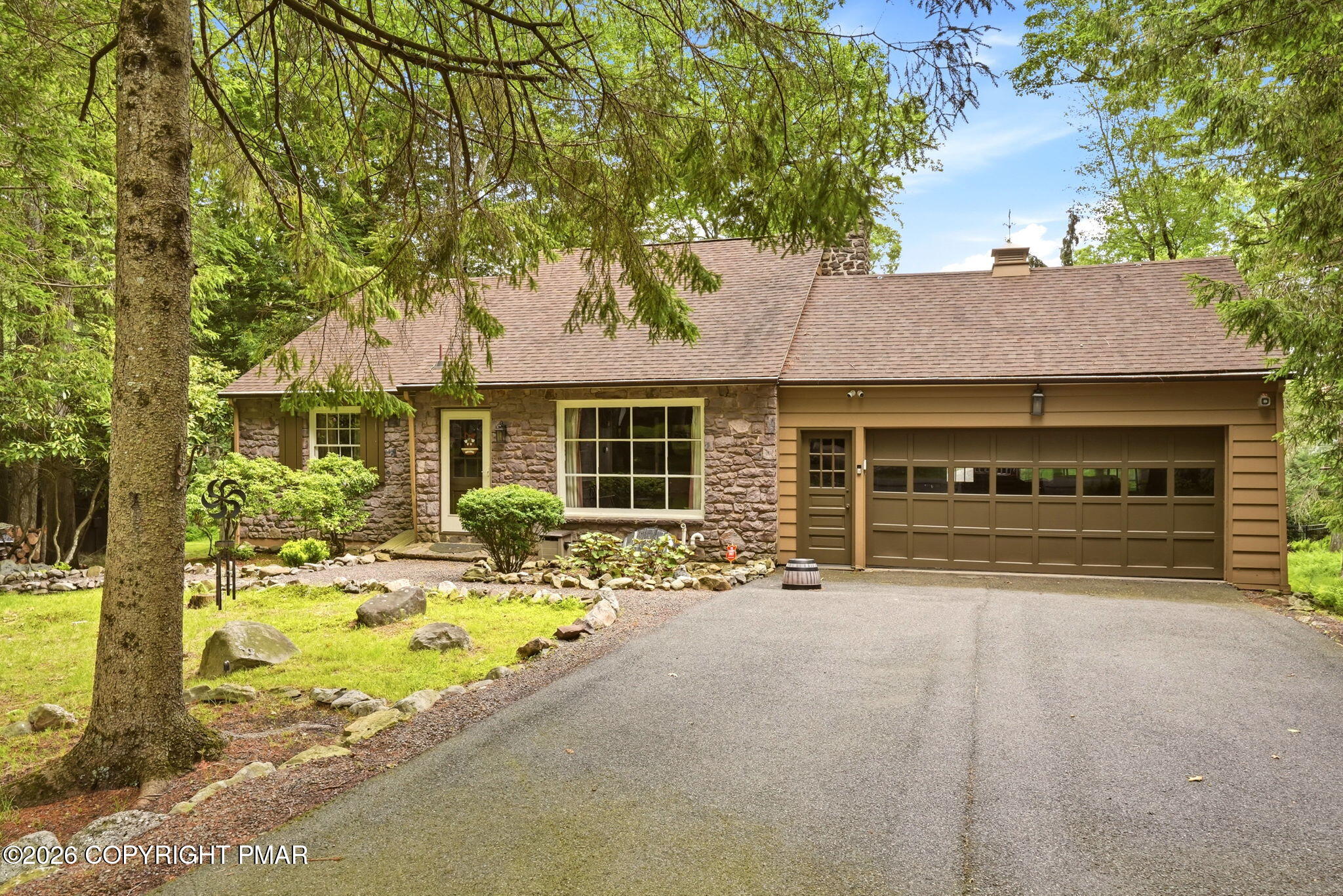 128 Crest Drive Property Photo 10