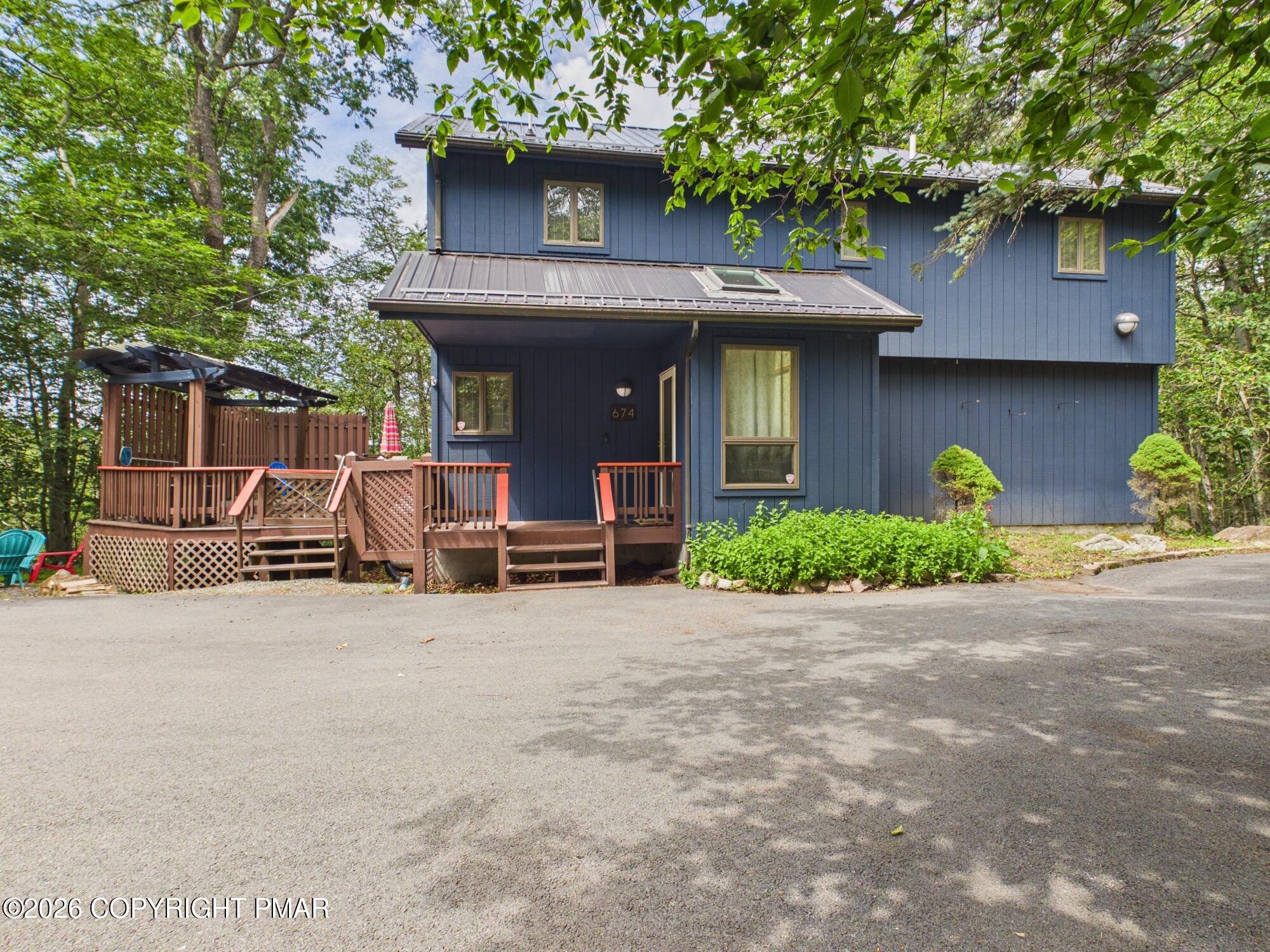 674 Glen Circle Drive Property Photo 1