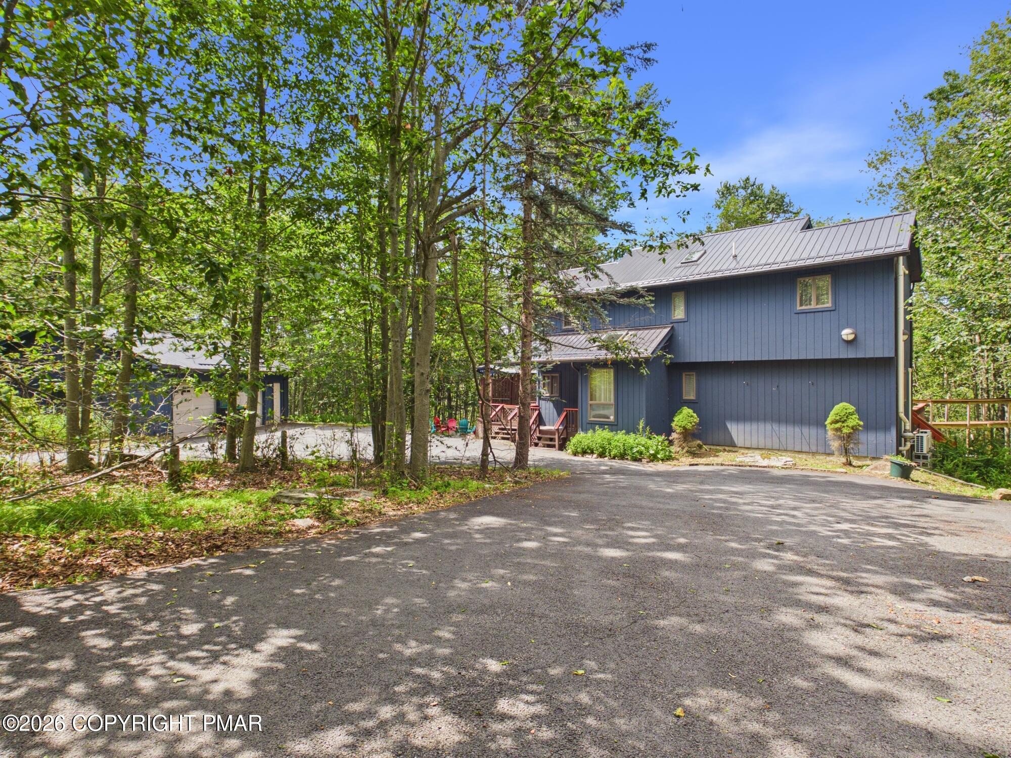 674 Glen Circle Drive Property Photo 2