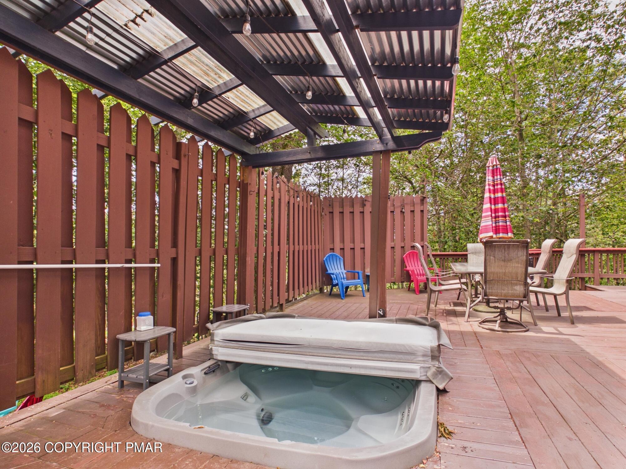 674 Glen Circle Drive Property Photo 4