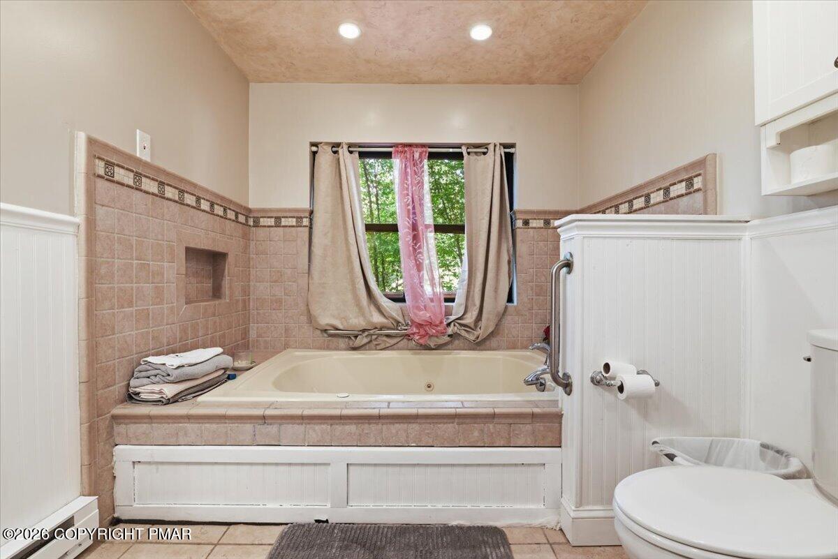 184 Cambridge Court Property Photo 9