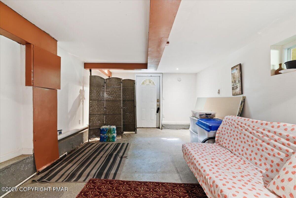 184 Cambridge Court Property Photo 18
