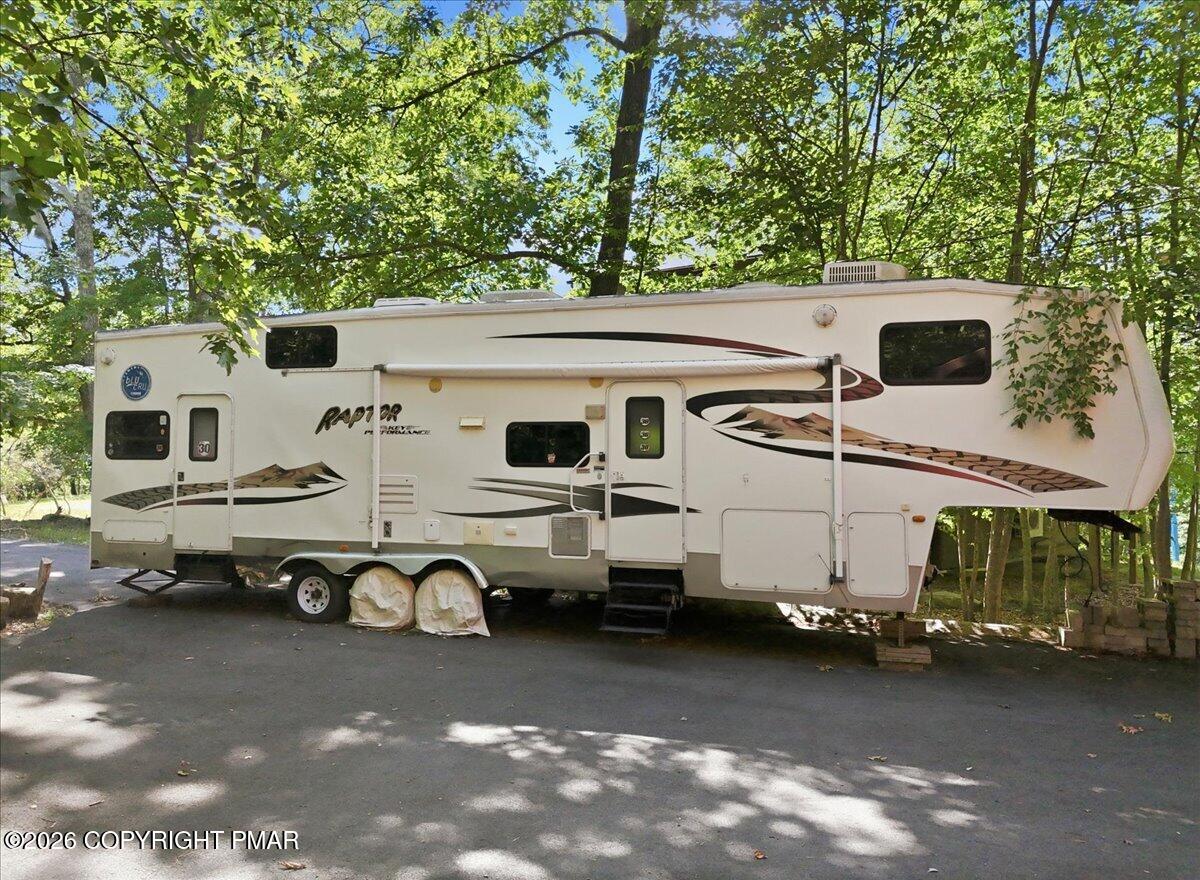 184 Cambridge Court Property Photo 26