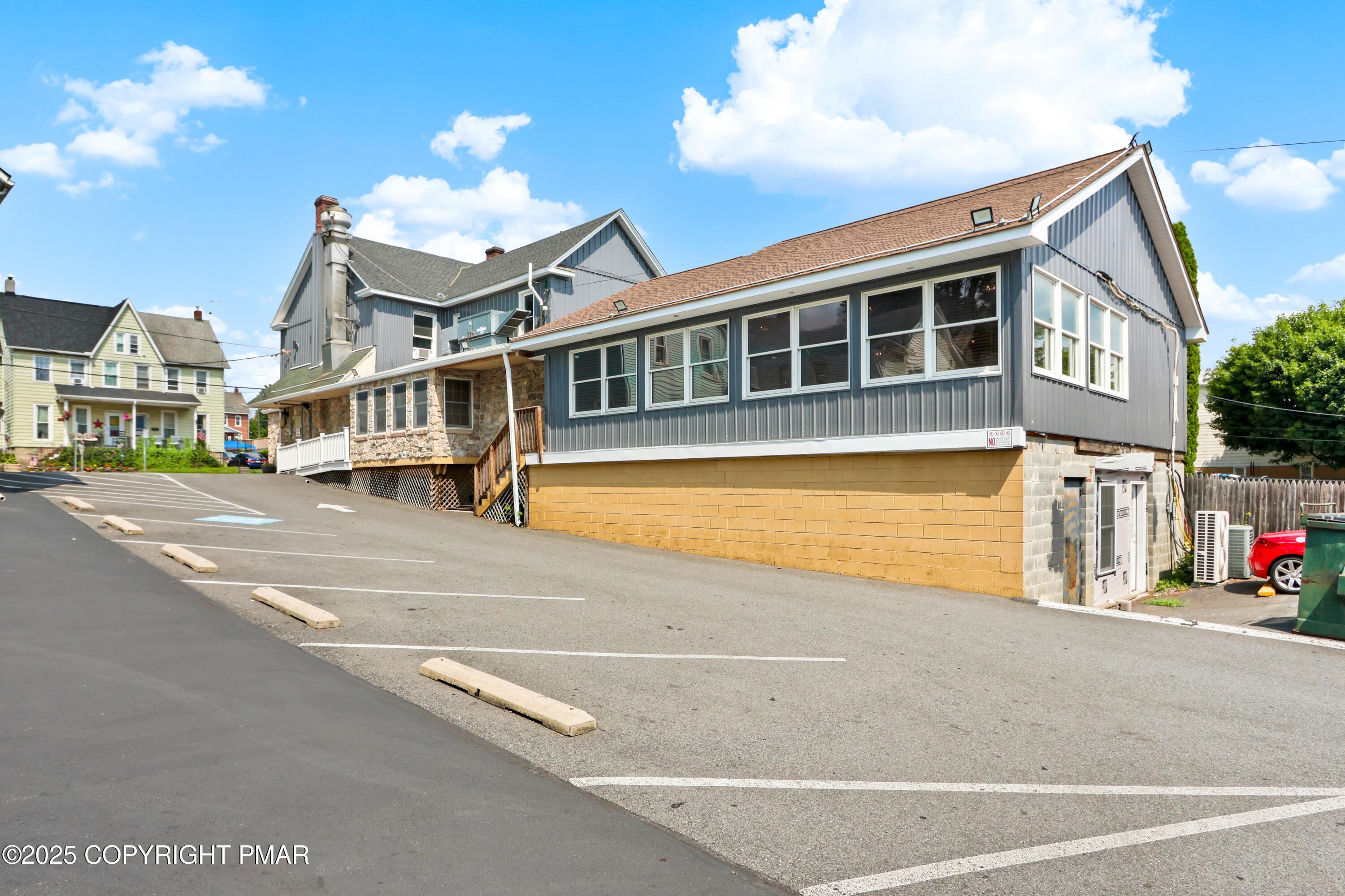 127 S Broad Street Property Photo 4