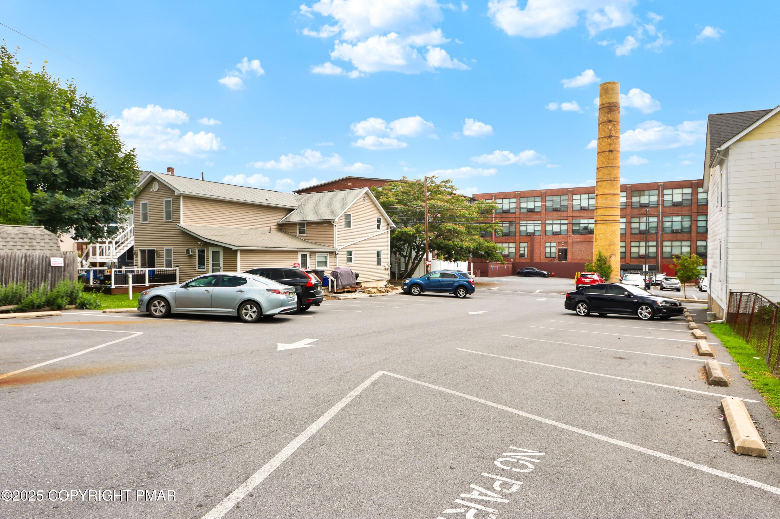 127 S Broad Street Property Photo 24