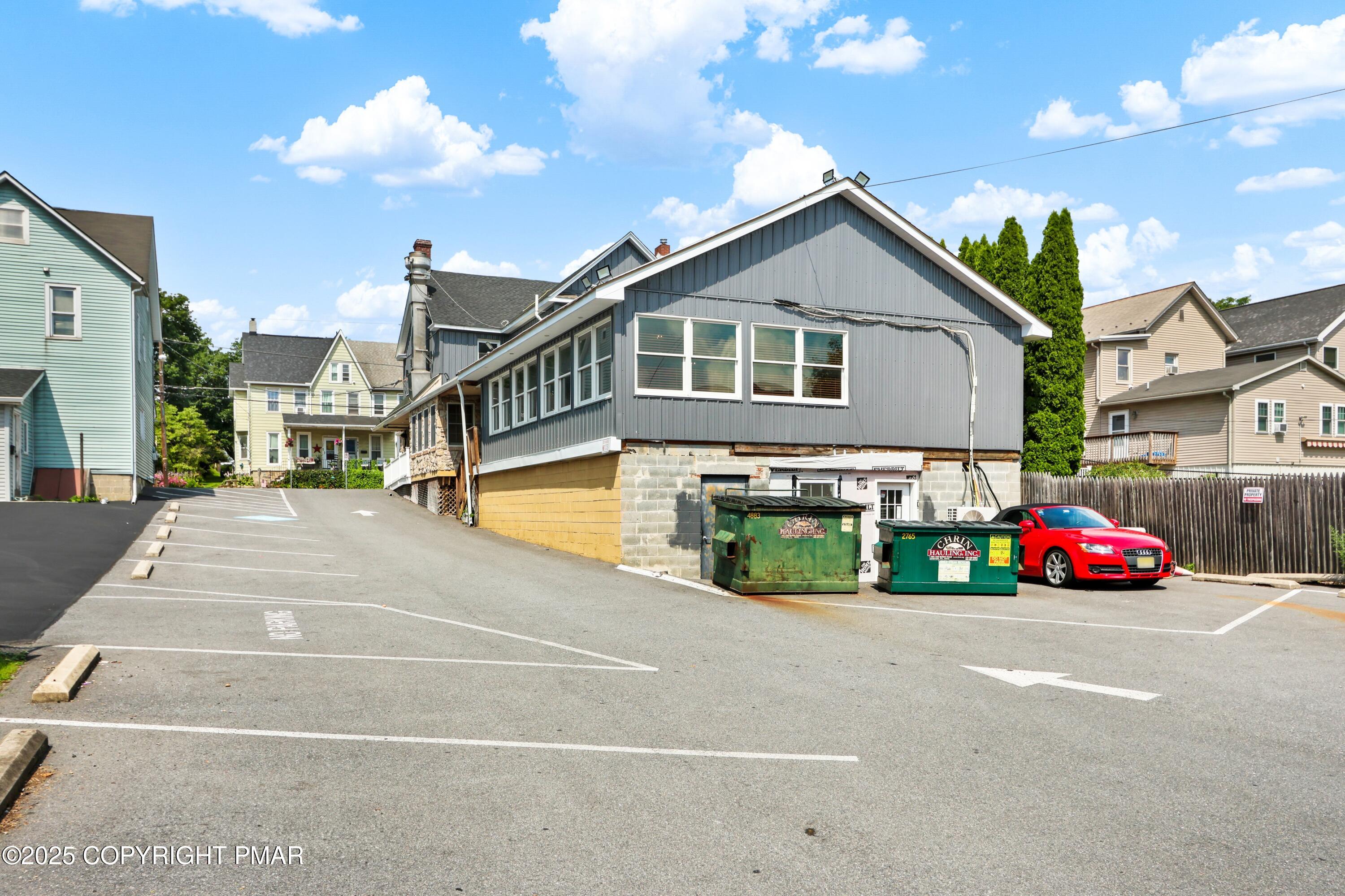 127 S Broad Street Property Photo 25