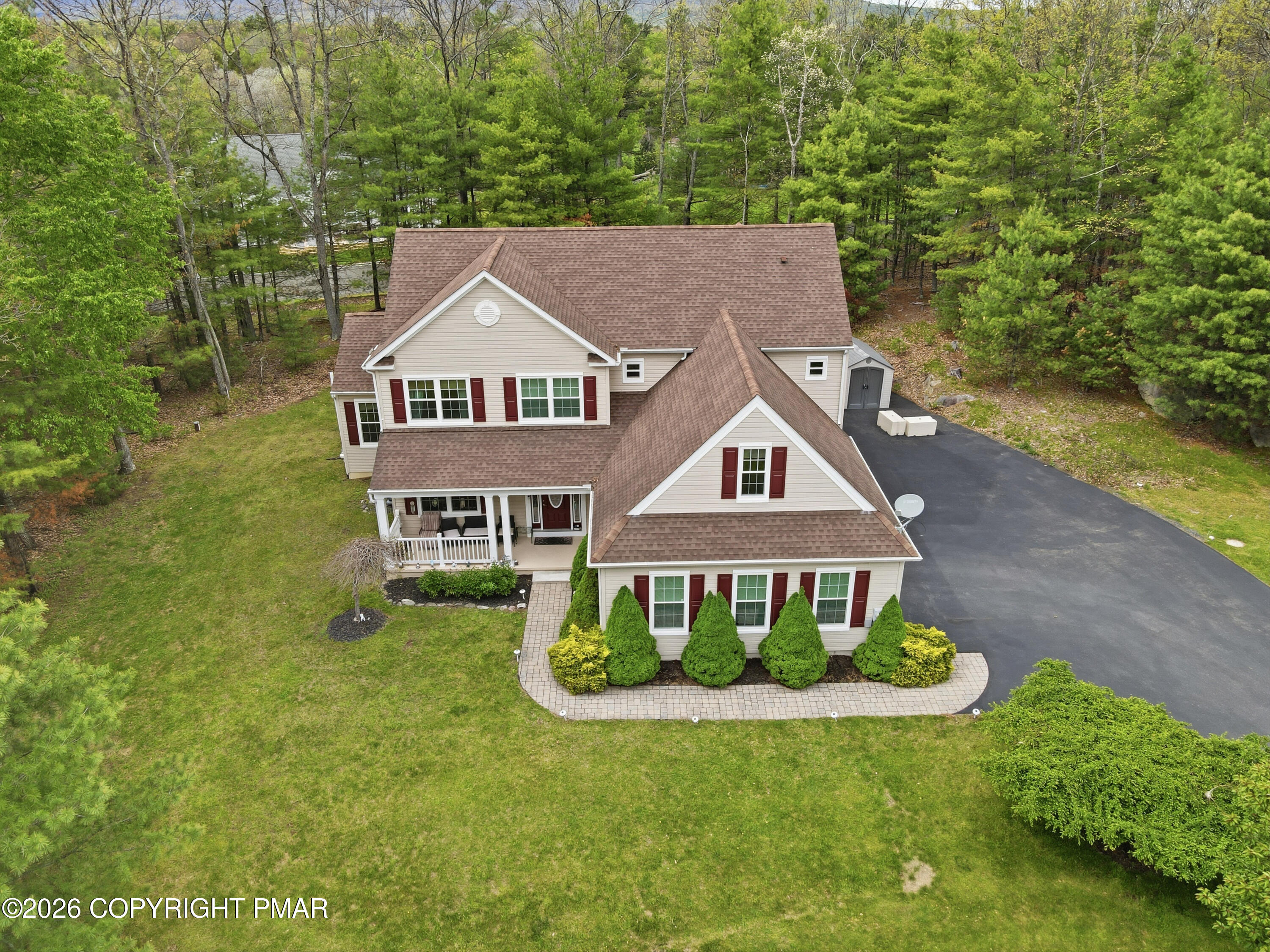 1323 Crossing Lane Property Photo 4