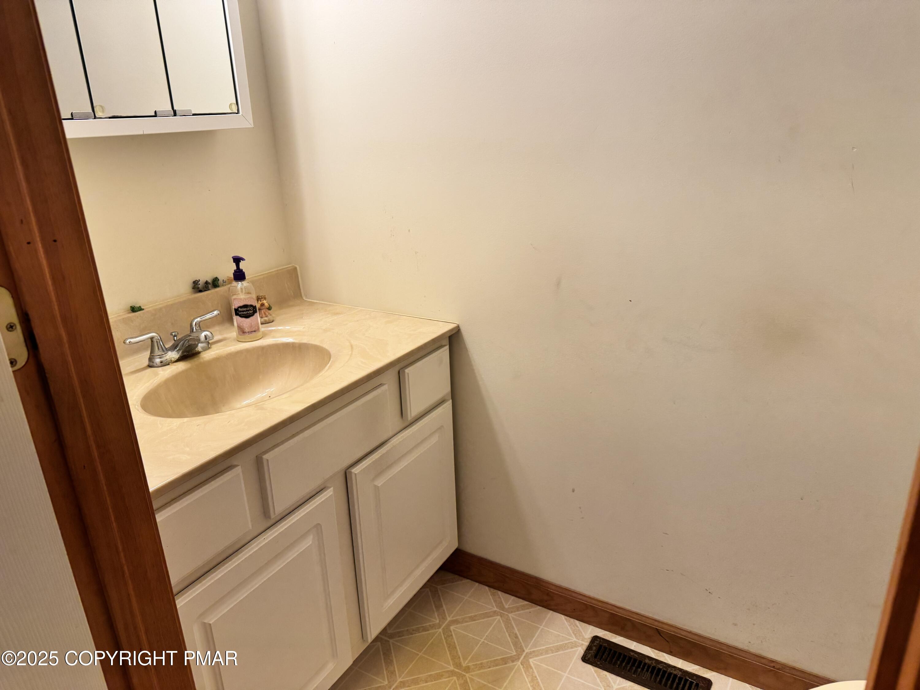 1145 Chickadee Drive Property Photo 4