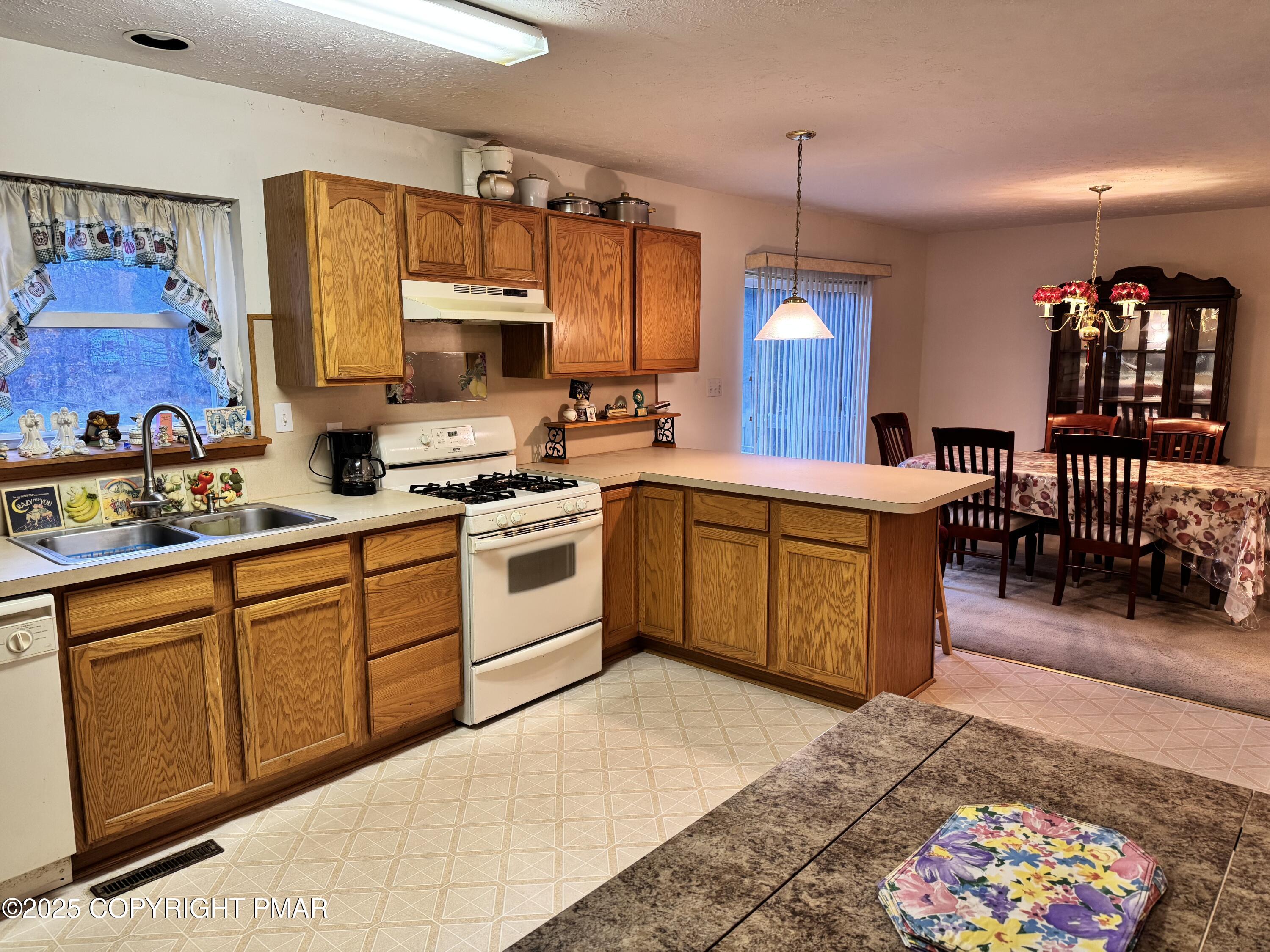 1145 Chickadee Drive Property Photo 6