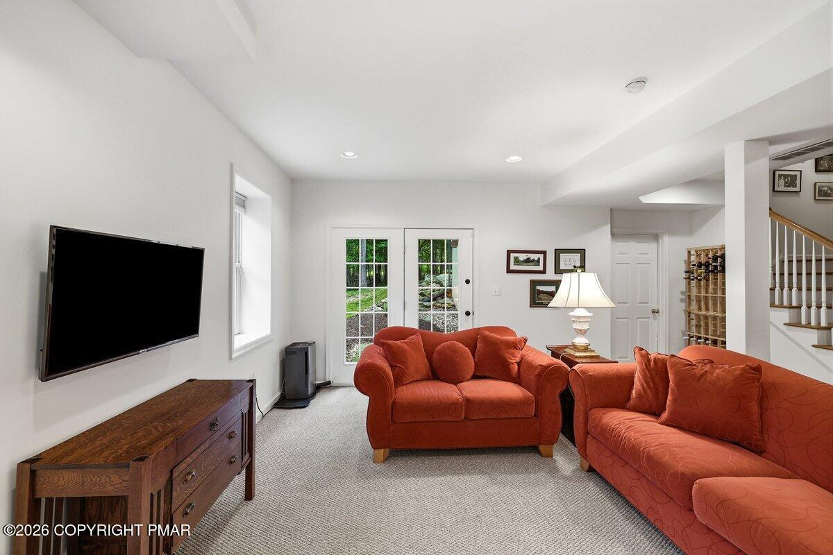 128 Creekside Road Property Photo 32