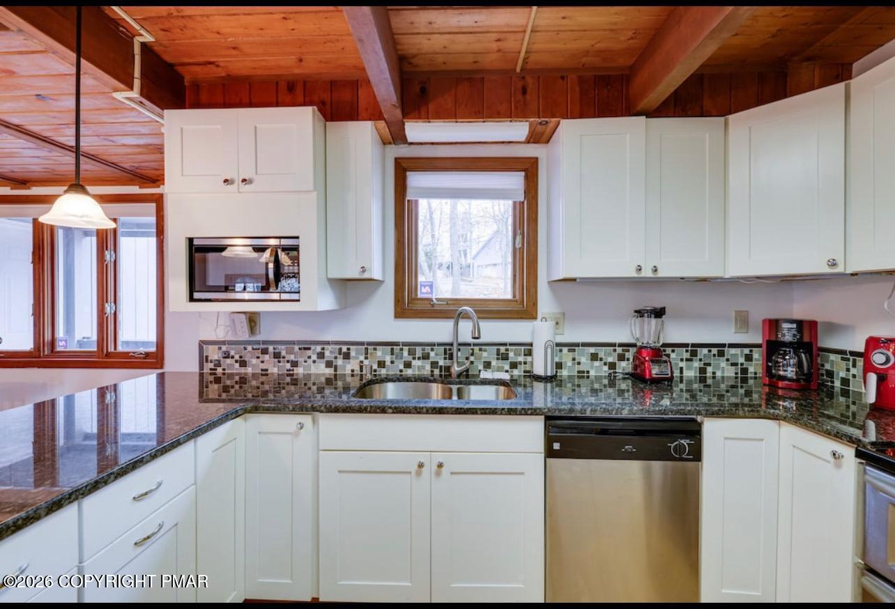 123 Banbury Drive Property Photo 8