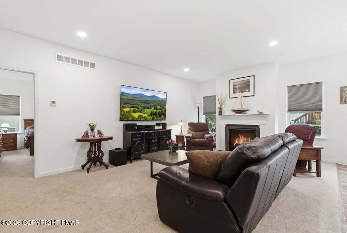 310 Golden Oaks Drive Property Photo 10