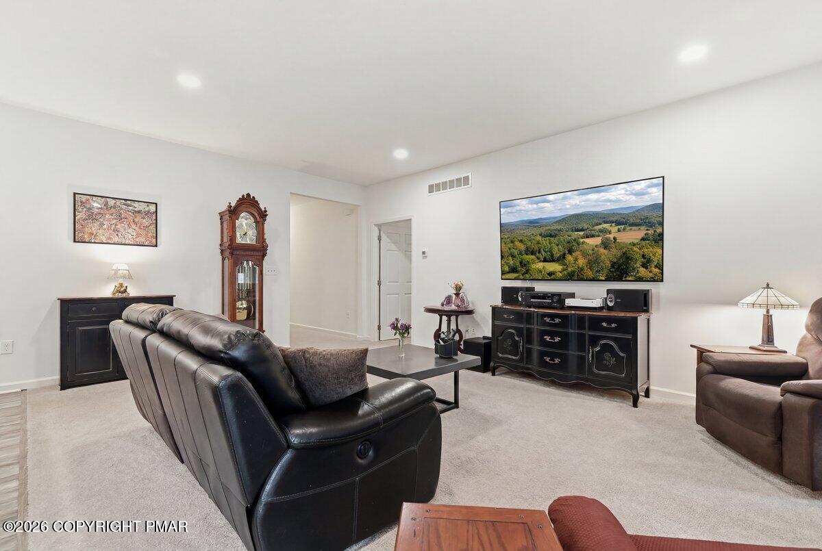 310 Golden Oaks Drive Property Photo 12