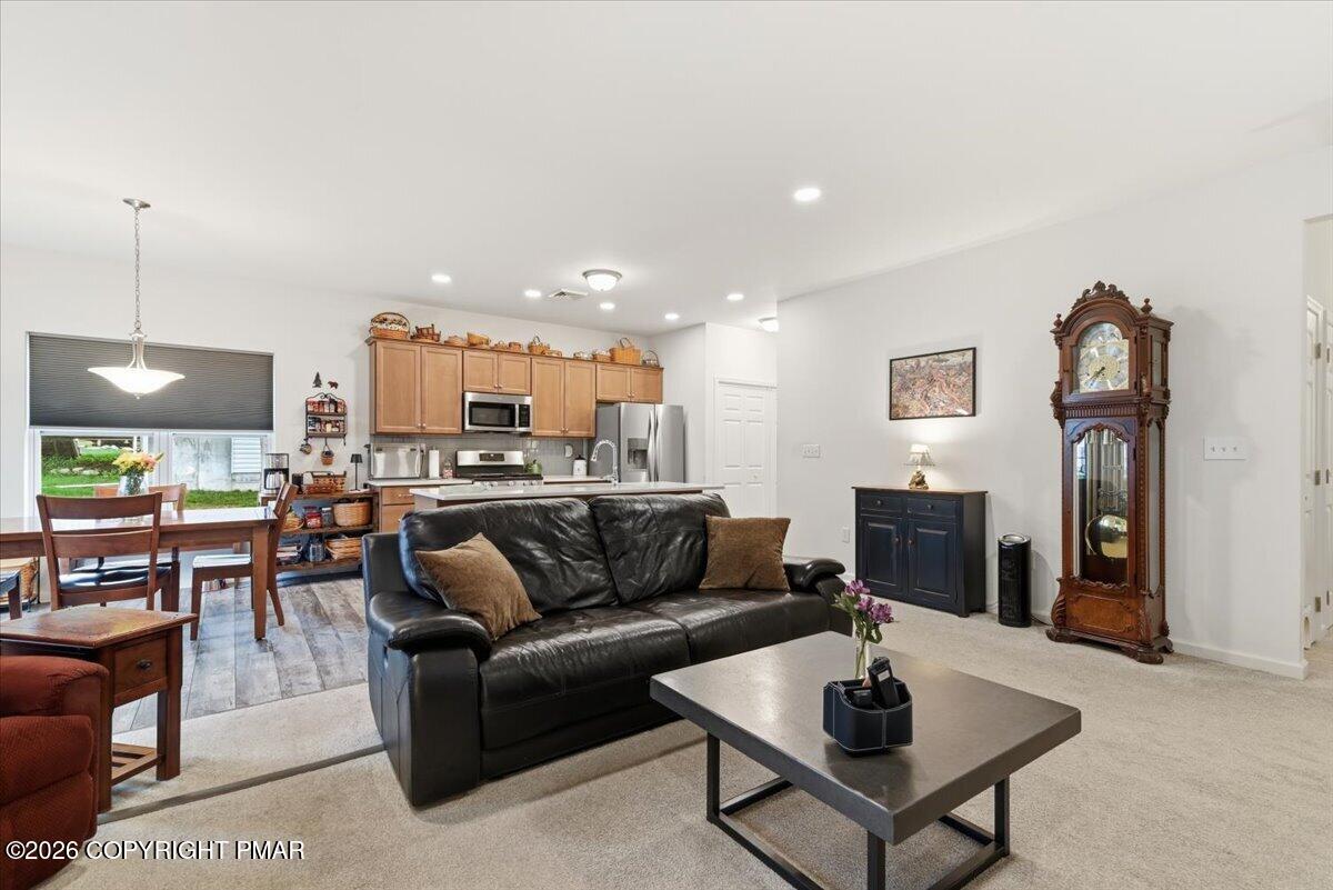 310 Golden Oaks Drive Property Photo 13