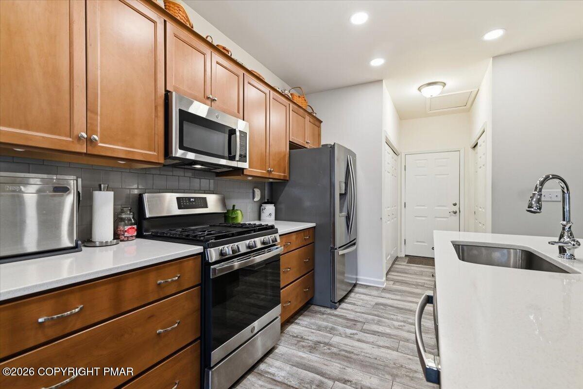 310 Golden Oaks Drive Property Photo 18