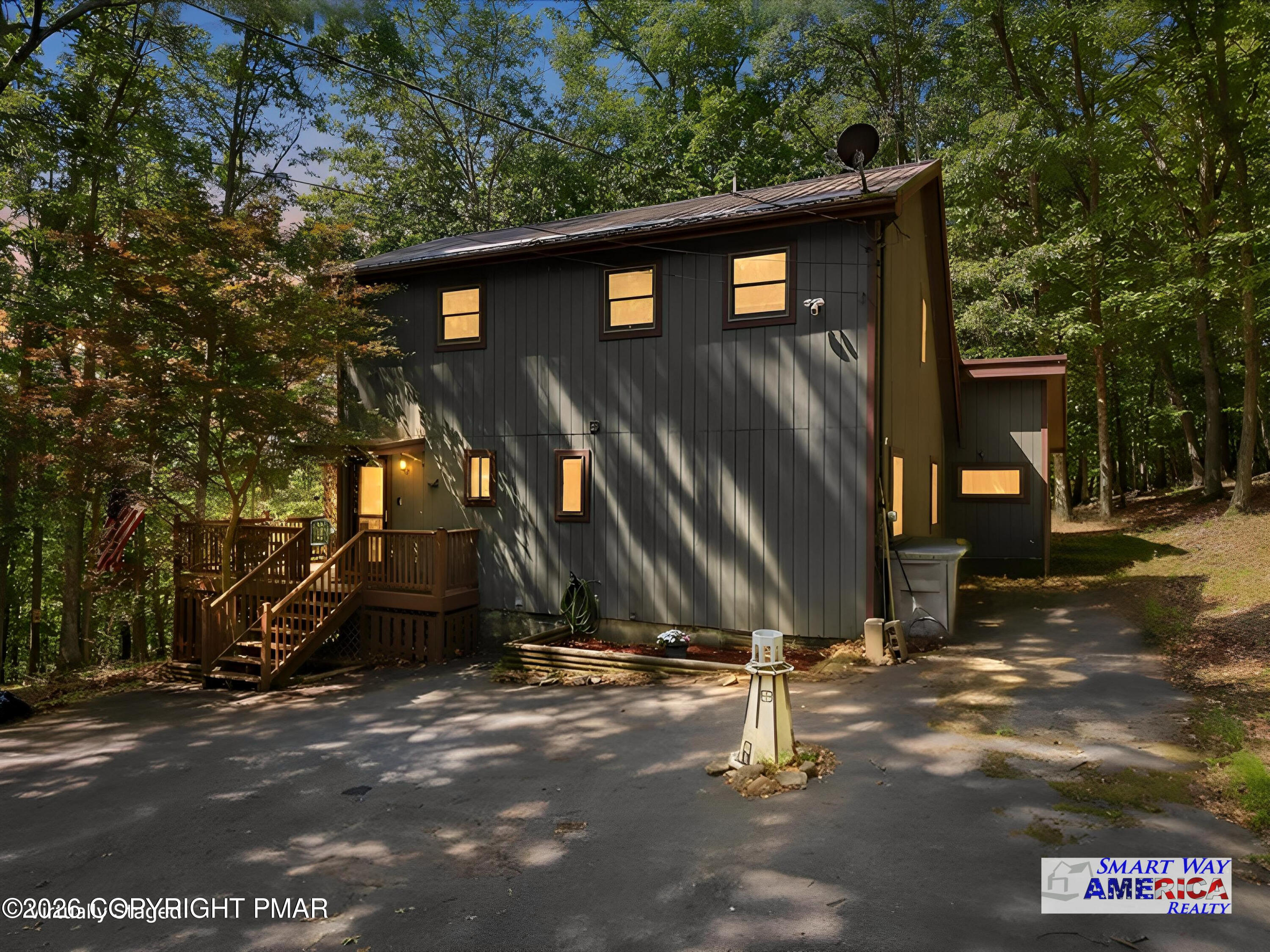 677 Clubhouse Drive Property Photo 1