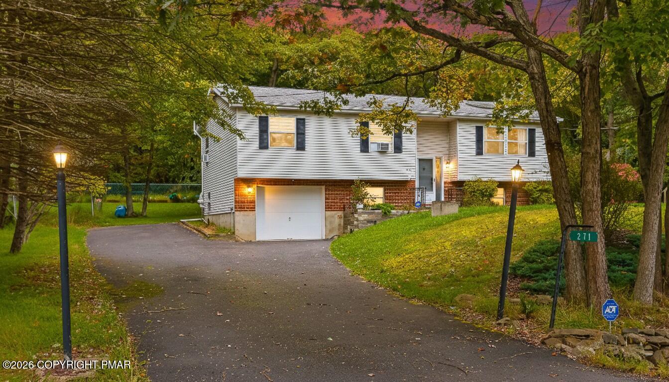 271 N Shore Drive Property Photo 1