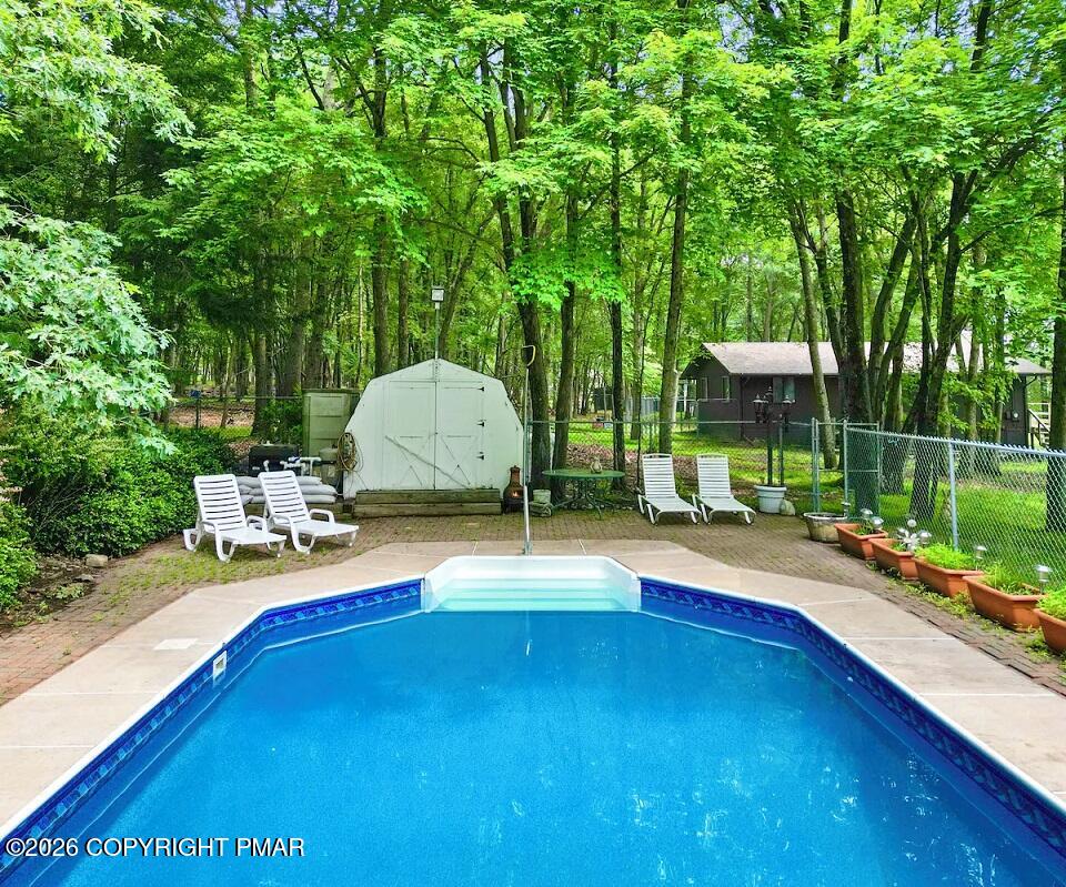 271 N Shore Drive Property Photo 5