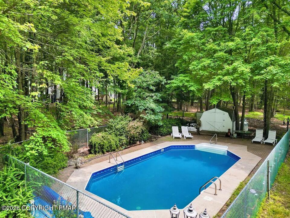 271 N Shore Drive Property Photo 6